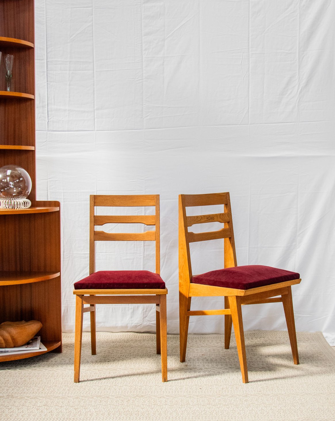 Paire de chaises en velours Alma N°848 - Bon état, DEBONGOUT
