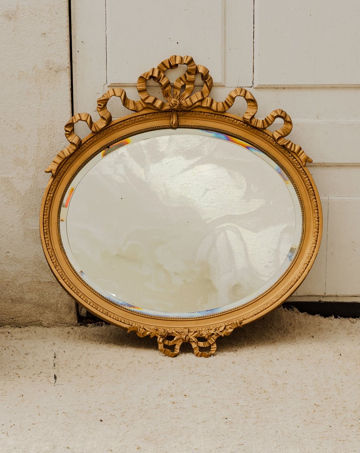 Miroir ovale en résine dorée Georges N°1495 - Bon état, DEBONGOUT