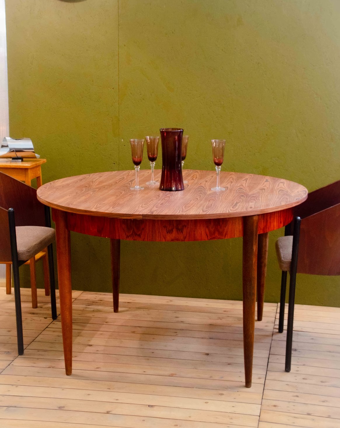 Table à manger ronde scandinave Karla N°1261 - Bon état, DEBONGOUT