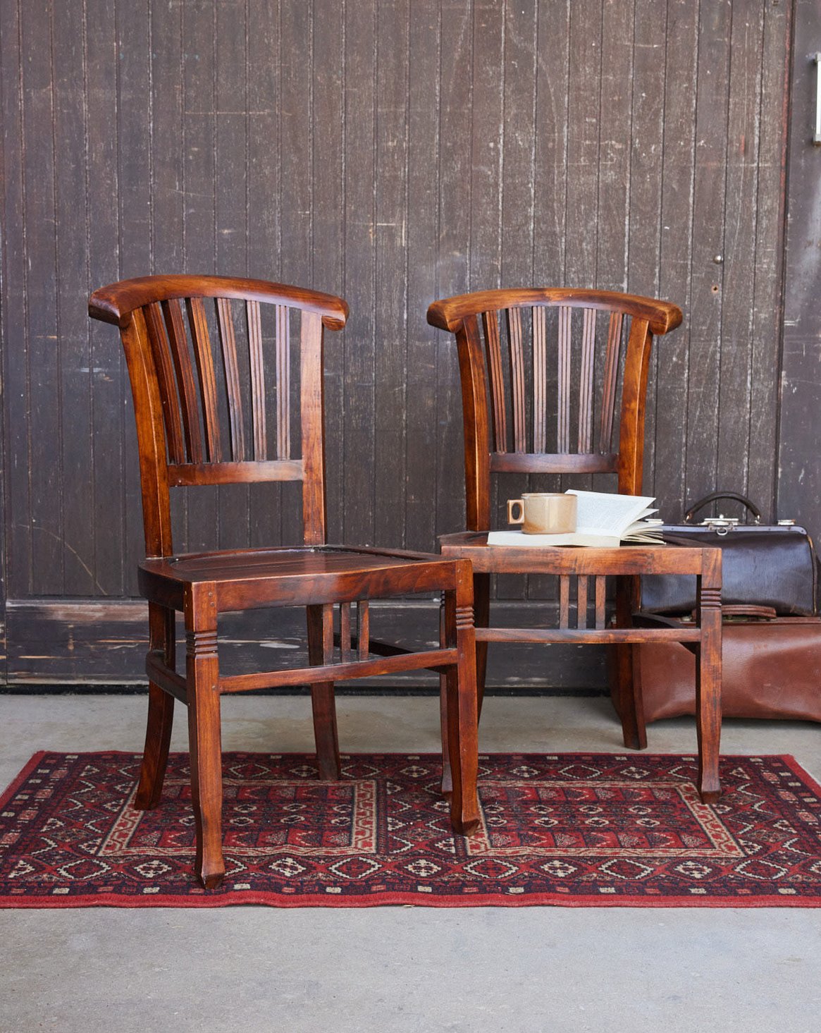 Paire de chaises en acajou Claude N°1349 - Bon état, DEBONGOUT