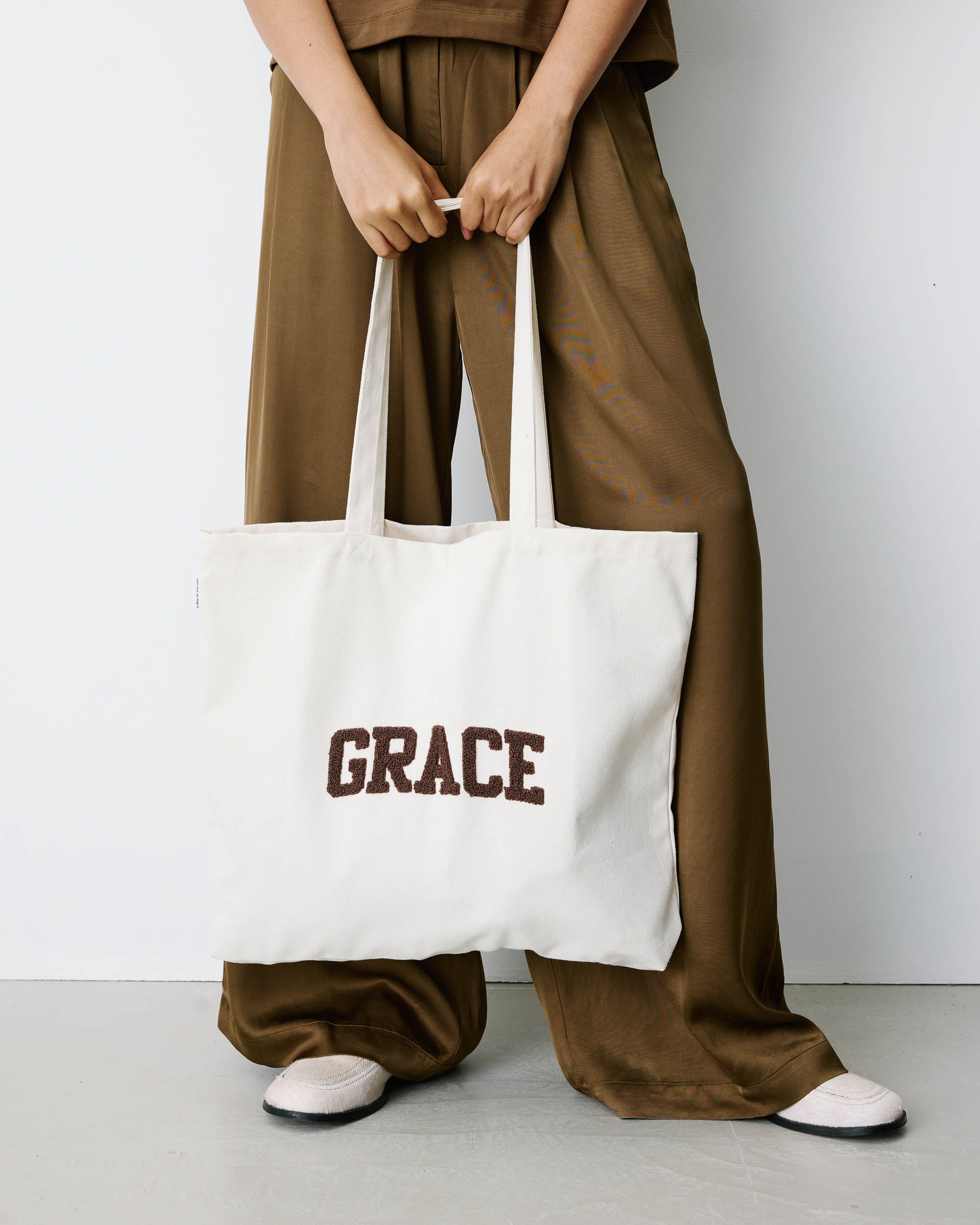 Tote bag large en toile à broderie ecru Brave, GRACE & MILA