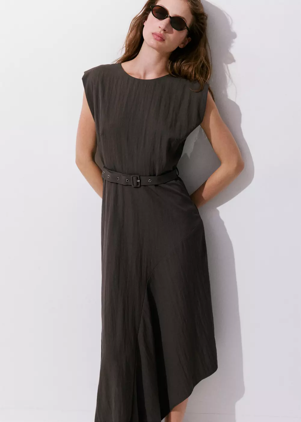 Robe asymétrique ceinture, MANGO