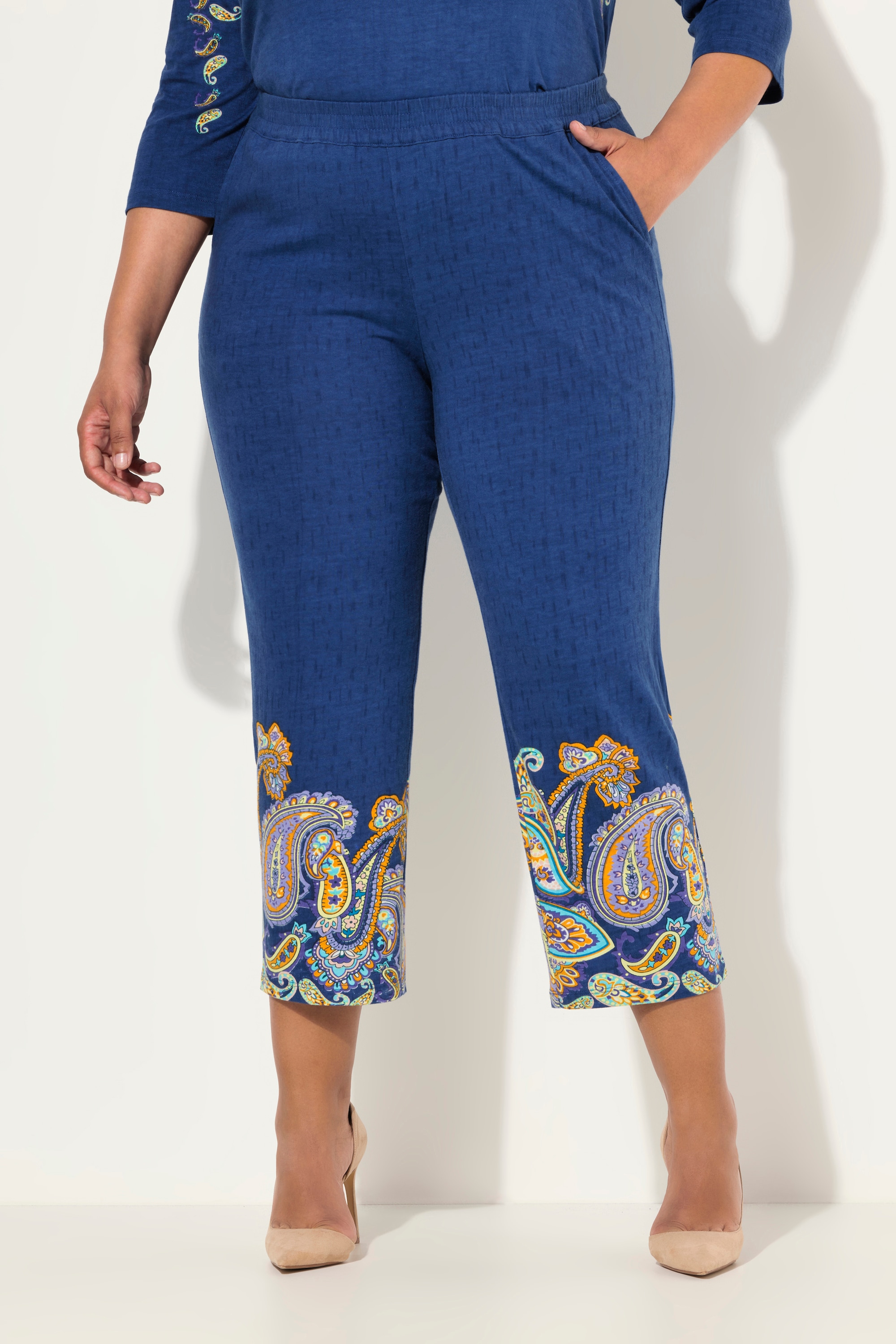 Pantalon en jersey 7/8 à jambe droite. Frise, ULLA POPKEN