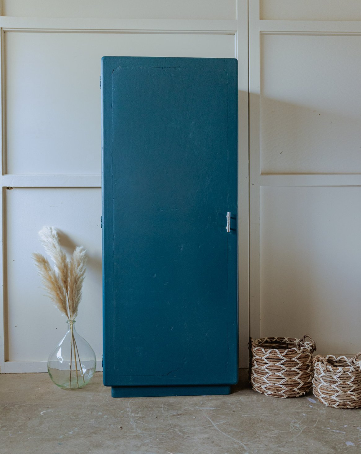 Armoire en bois bleu Blandine N°375 - Bon état, DEBONGOUT