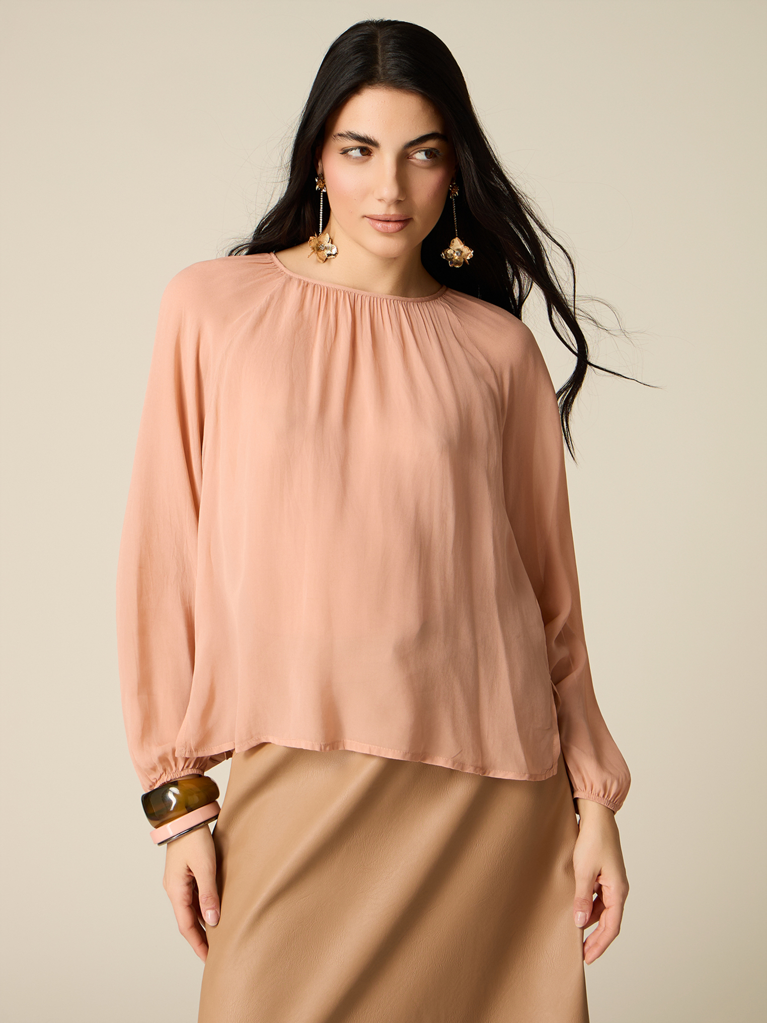 Blouse, OLTRE