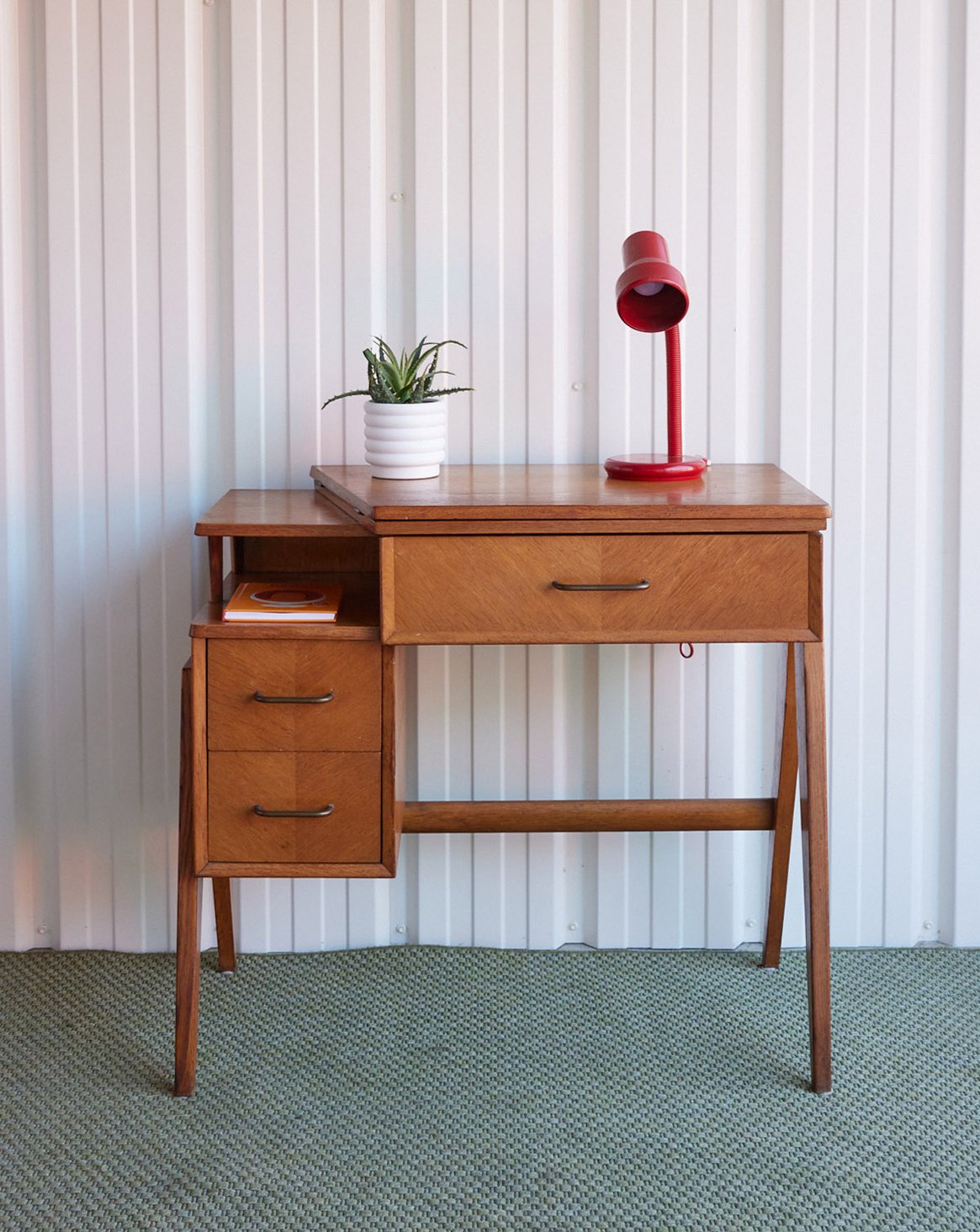 Bureau scandinave en bois Yvan N°571 - Bon état, DEBONGOUT