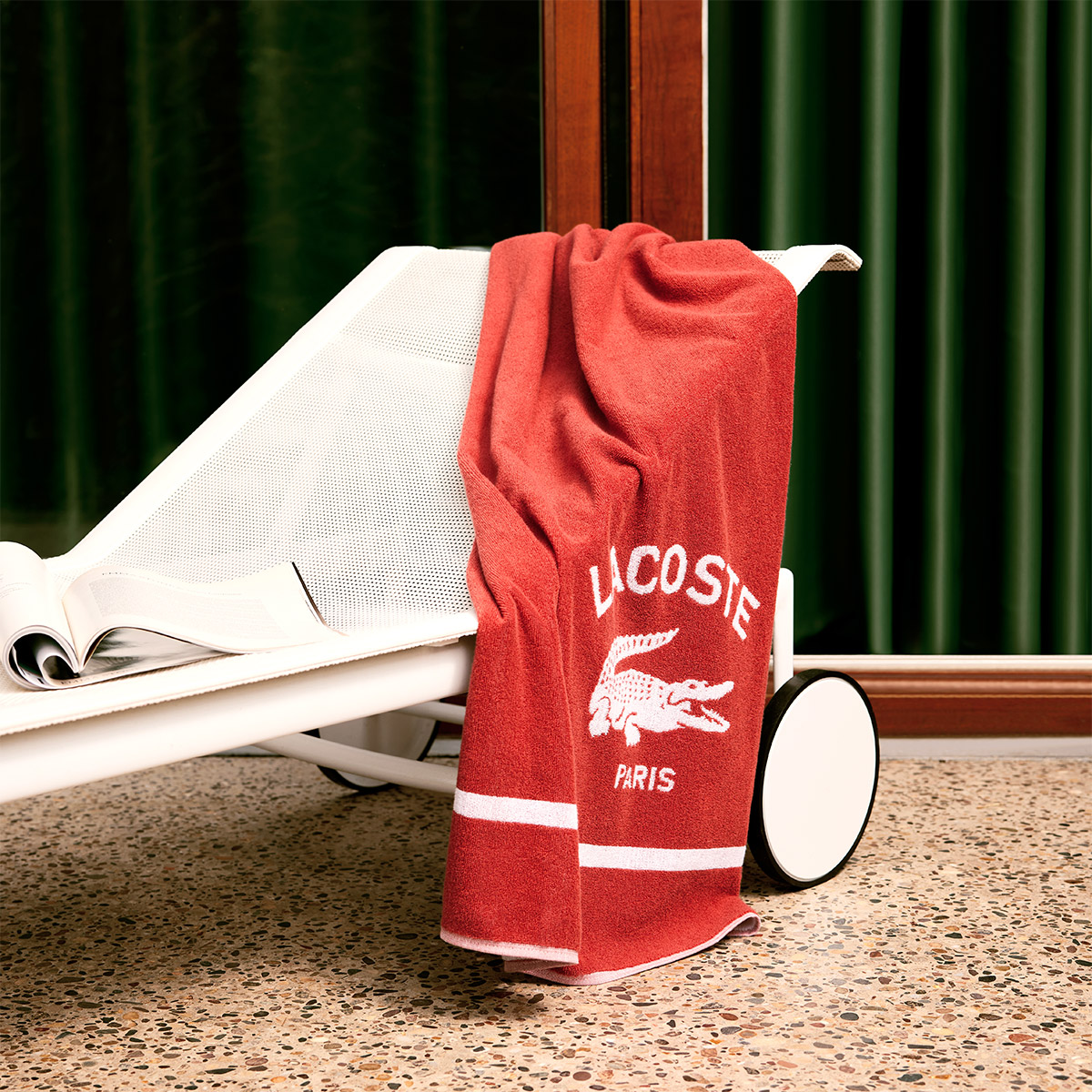 Serviette lacoste rouge prix top