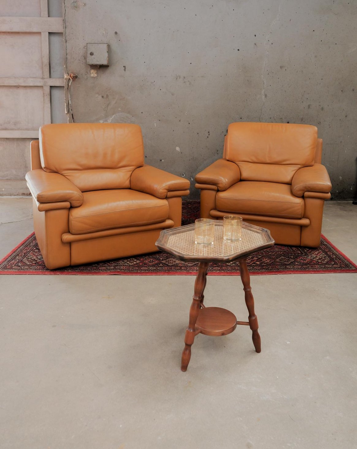 Lot de 2 fauteuils style années 80 Ernest N°1055 - Bon état, DEBONGOUT