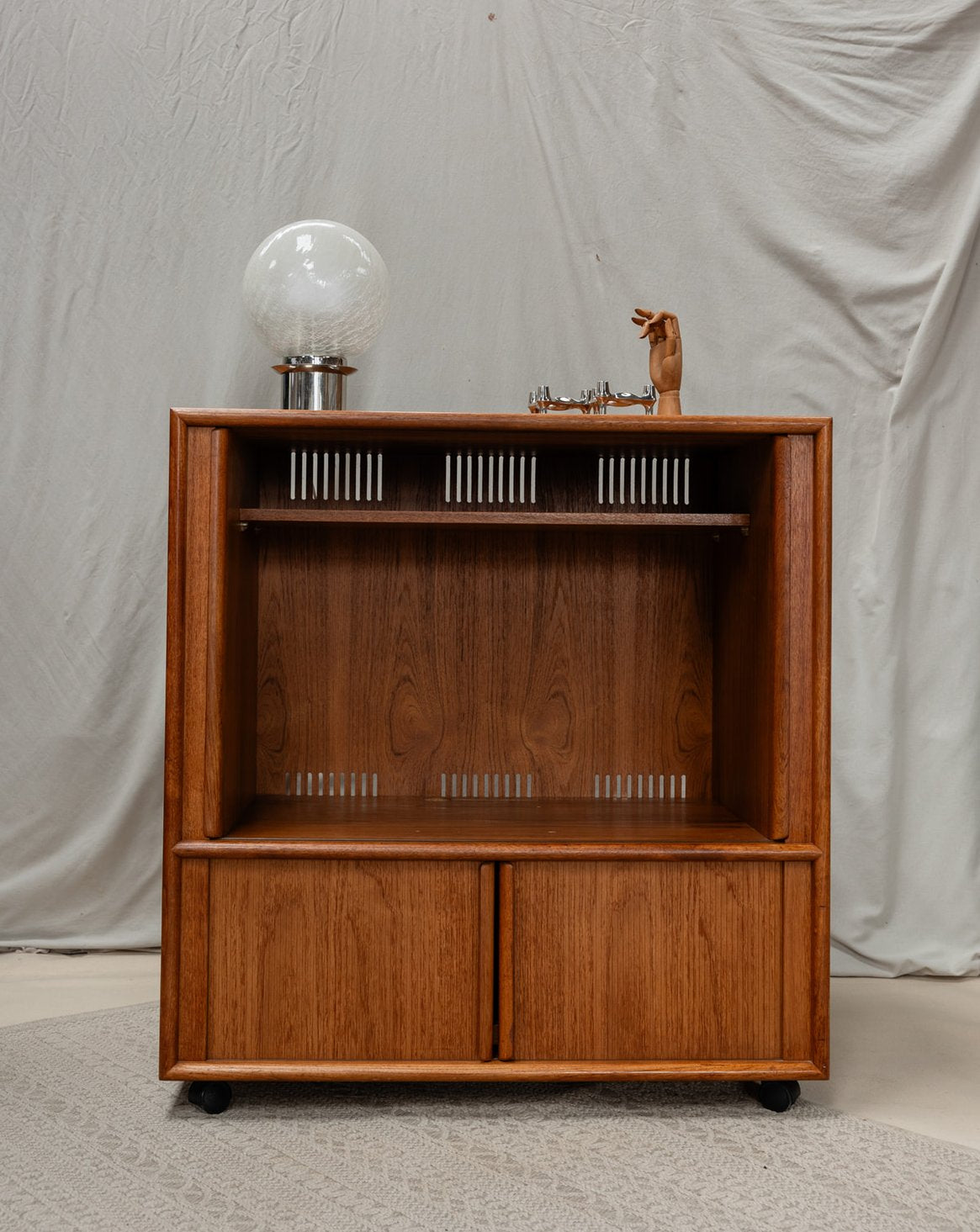 Buffet en bois Jesper Gustave N°352 - Bon état, DEBONGOUT