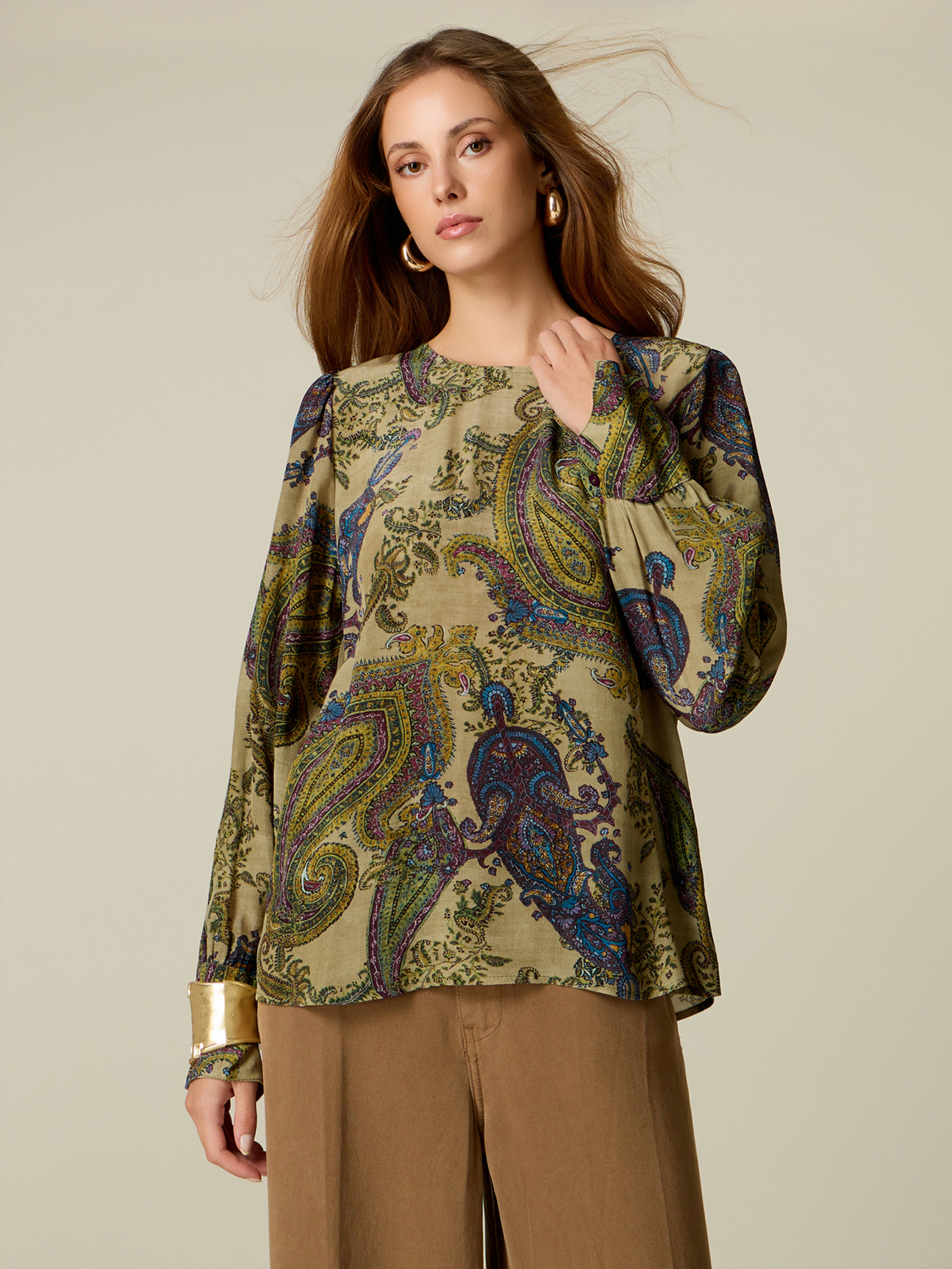 Blouse fantaisie, OLTRE