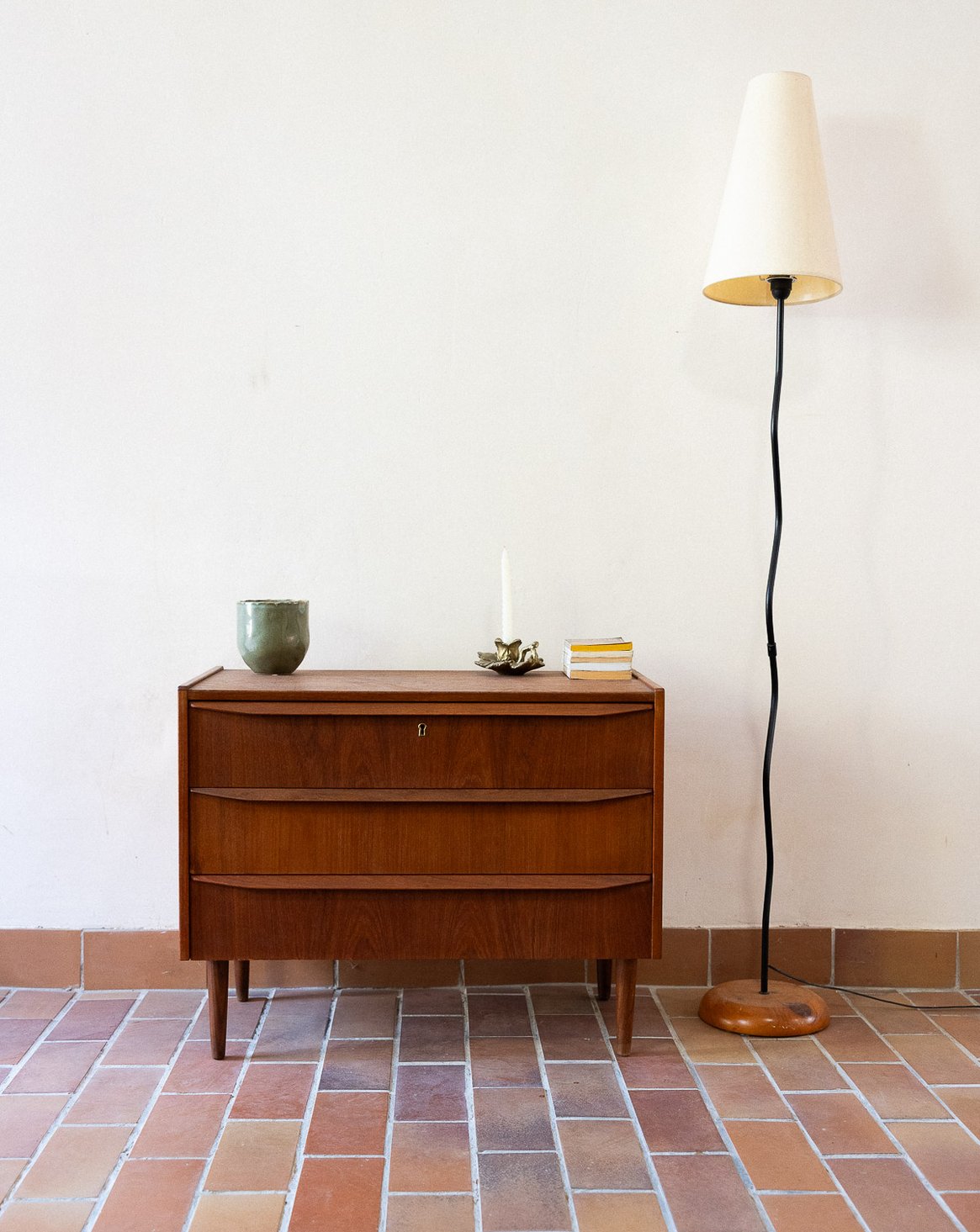Commode contemporaine en bois Olga N°1057 - Bon état, DEBONGOUT