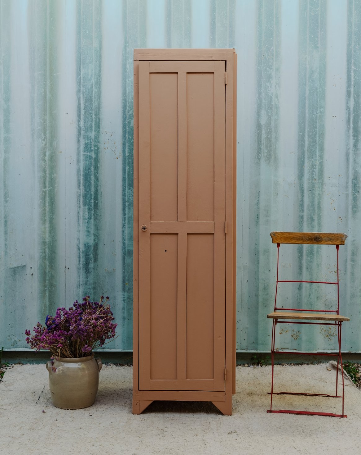 Armoire en bois rose Blandine N°526 - Bon état, DEBONGOUT