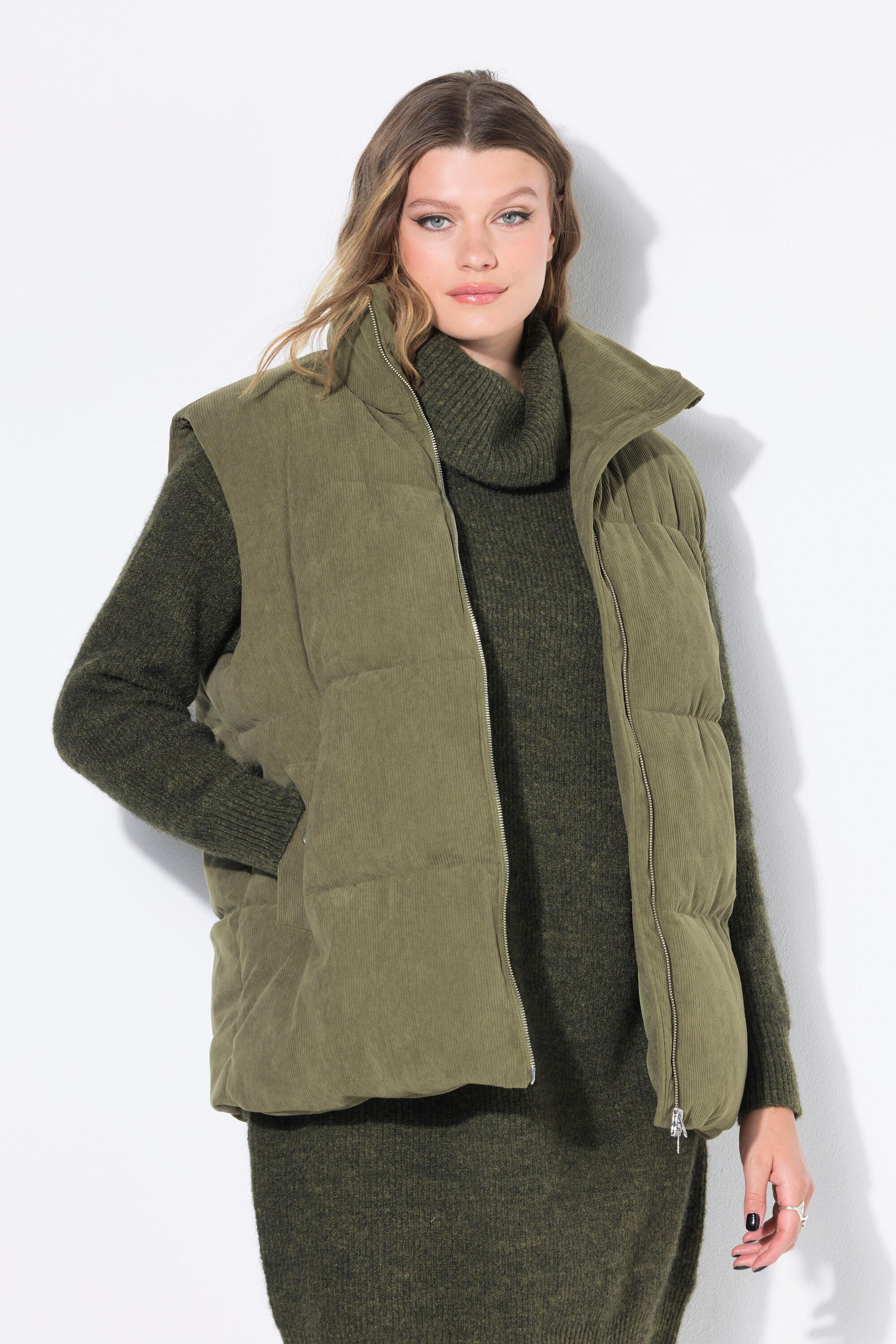 Gilet matelassé oversize en velours côtelé, STUDIO UNTOLD