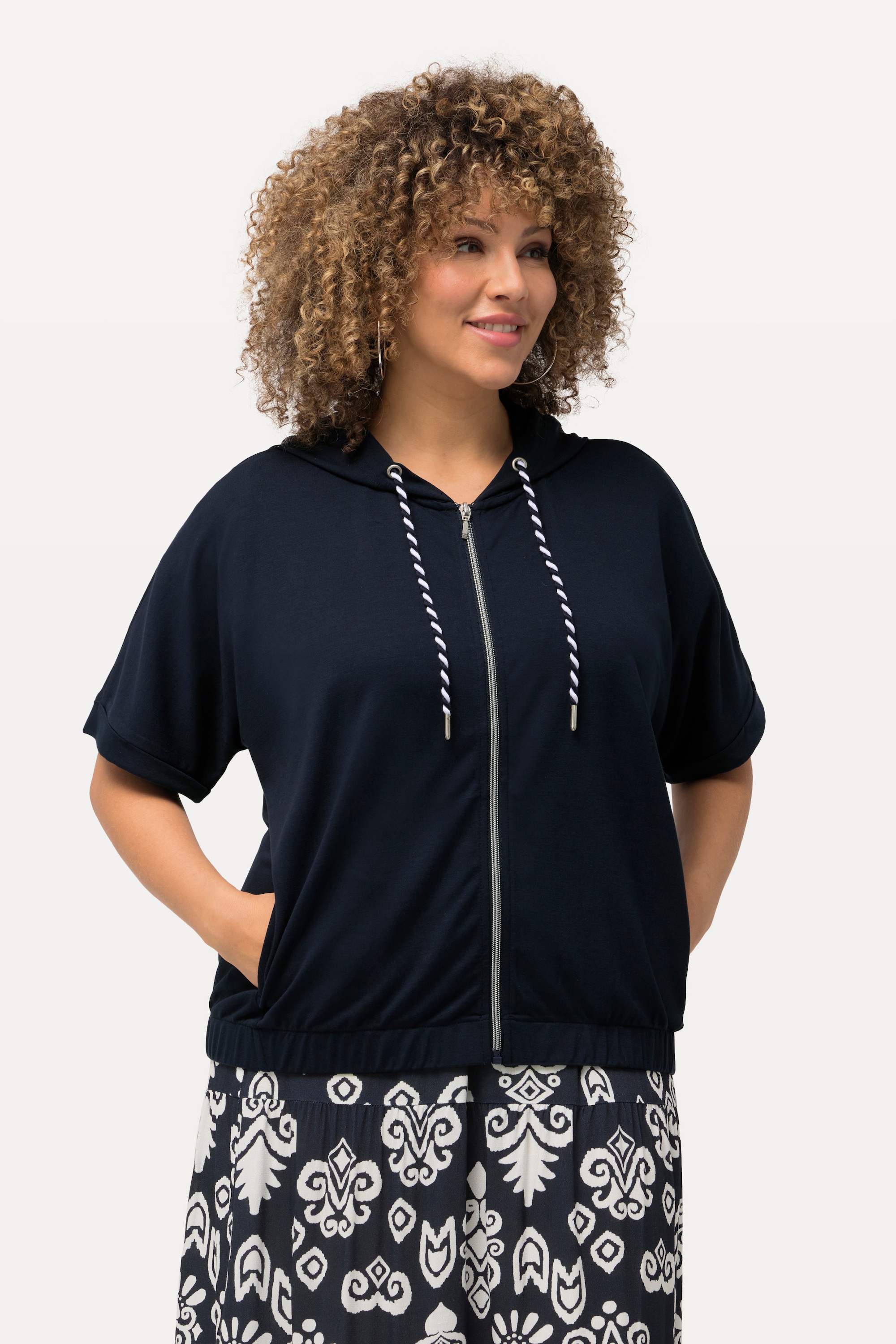 Veste à capuche oversize. Base élastique, ULLA POPKEN