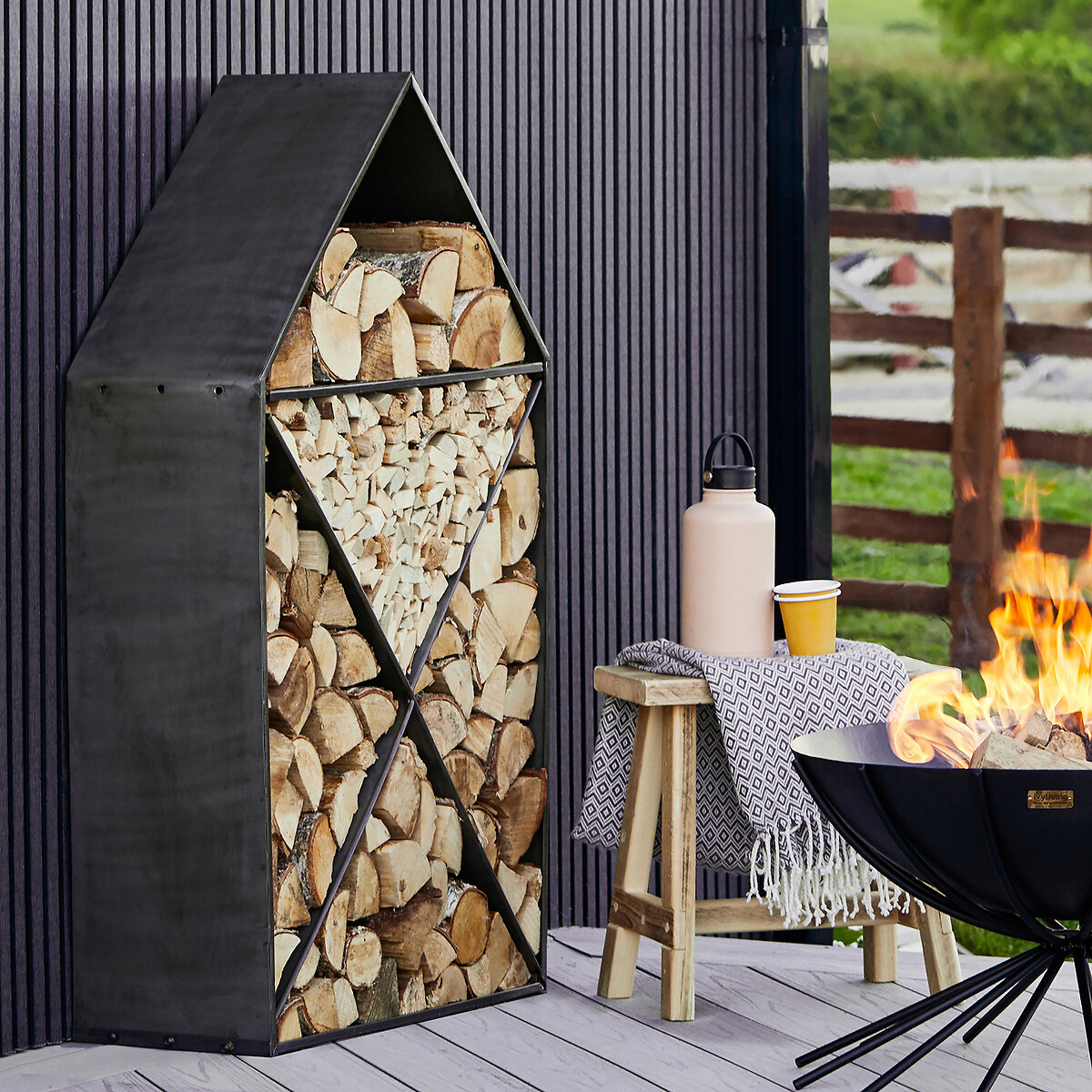 Outdoor sculptural house log storage natural black 125x70cm black Ivyline La Redoute