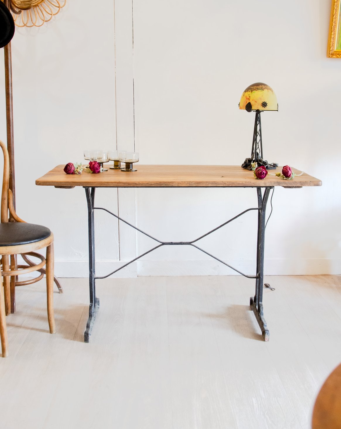 Table à manger Louis Vuitton Romy N°1370 - Bon état, DEBONGOUT