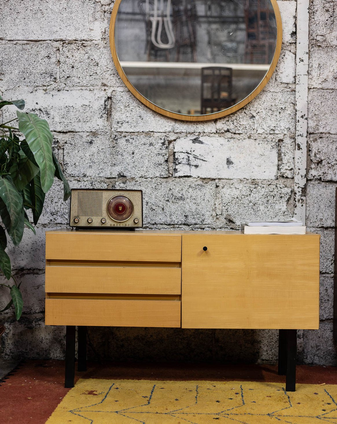 Indémodable enfilade en bois Margaret N°792 - Bon état, DEBONGOUT
