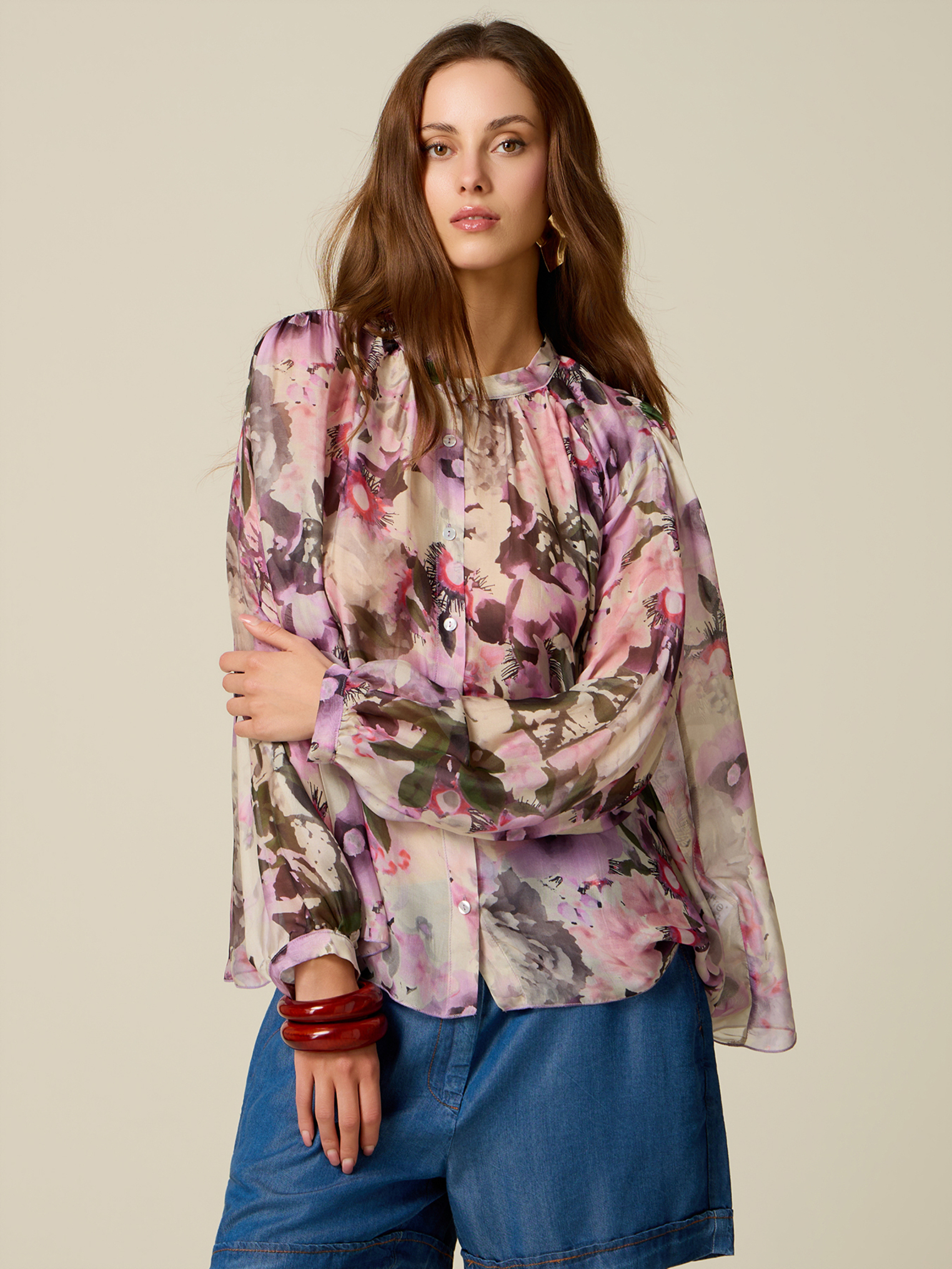 Blouse fantaisie, OLTRE