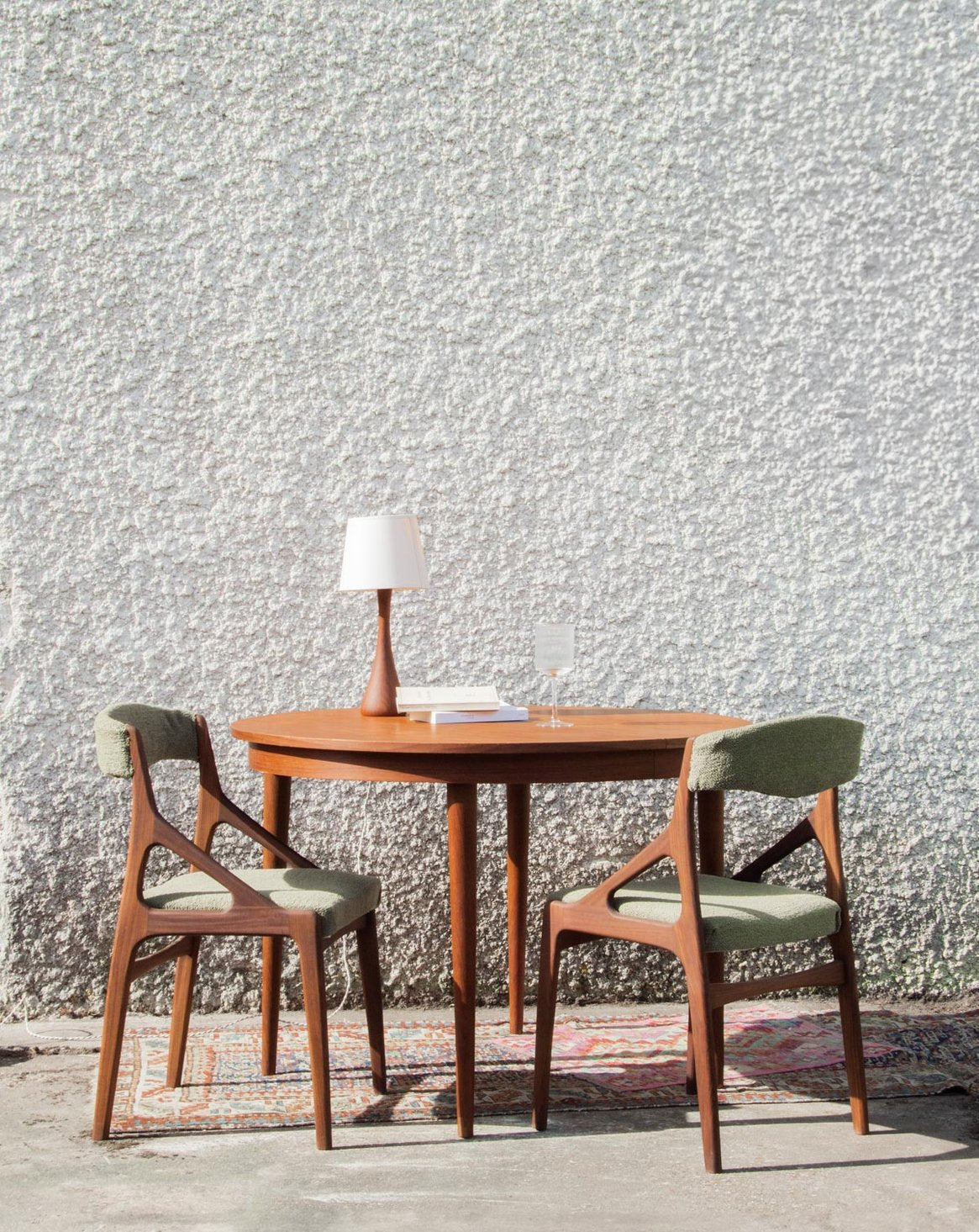 Table à manger en teck Romy N°254 - Bon état, DEBONGOUT