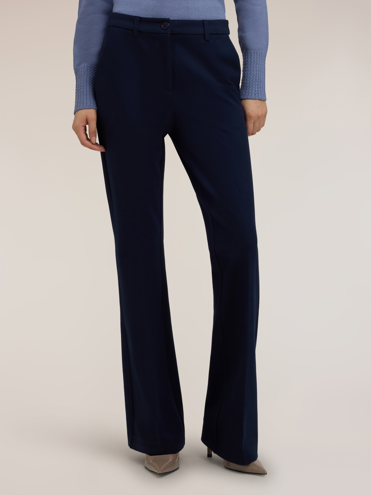 Pantalon évasé, MOTIVI