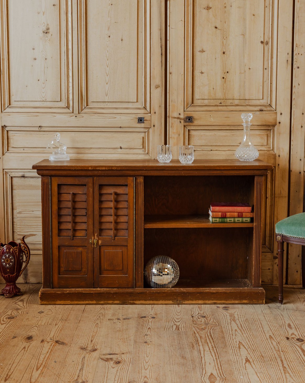 Long buffet en bois Gilbert N°1654 - Bon état, DEBONGOUT