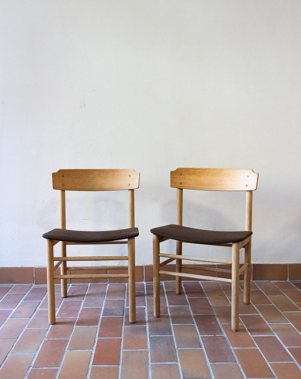 Paire de chaises Magnus Olesen Alma N°1796 - Bon état, DEBONGOUT