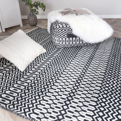 Geometric Patterned Eco Friendly Indoor/Outdoor Rug SO'HOME
