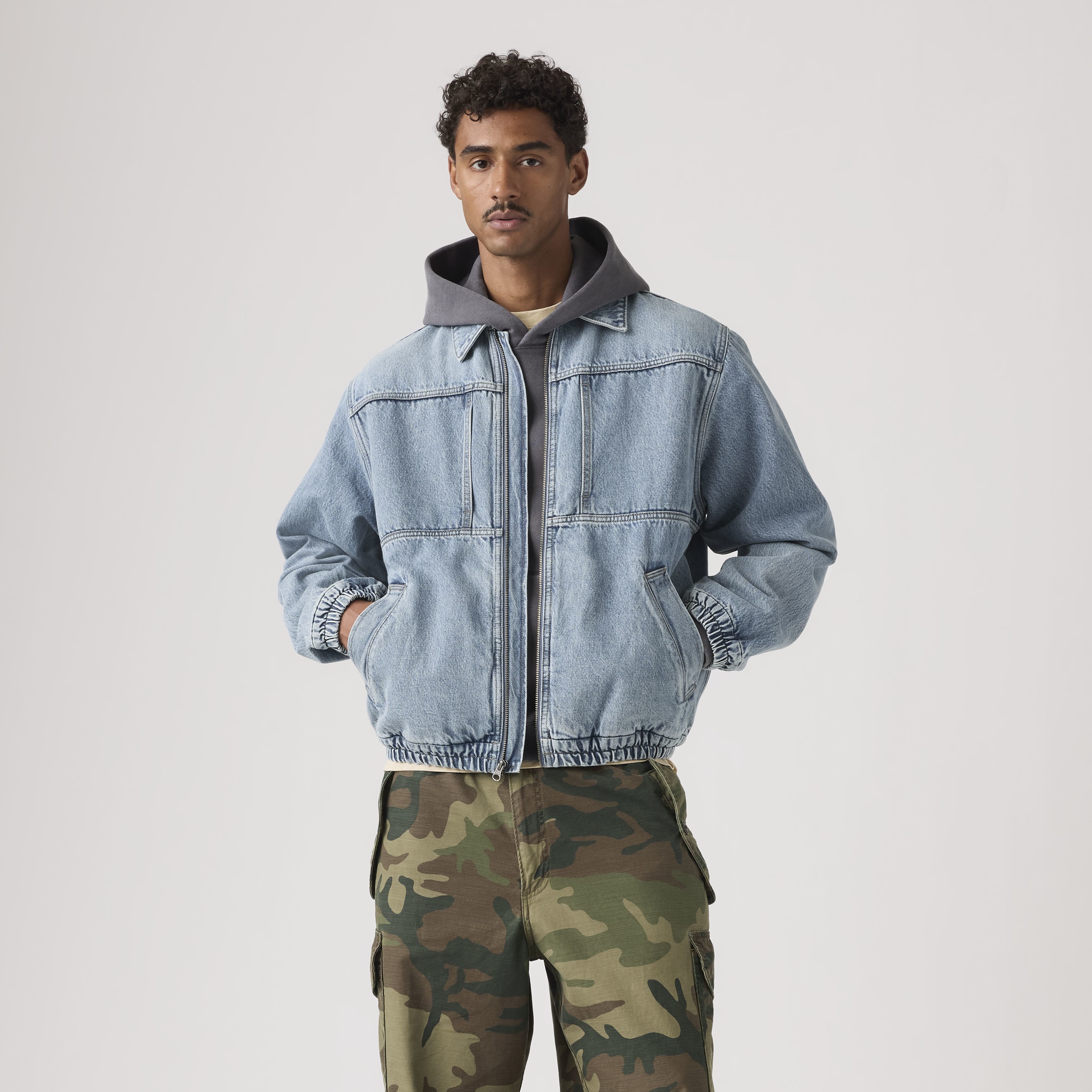 Veste Jaanai, LEVI'S