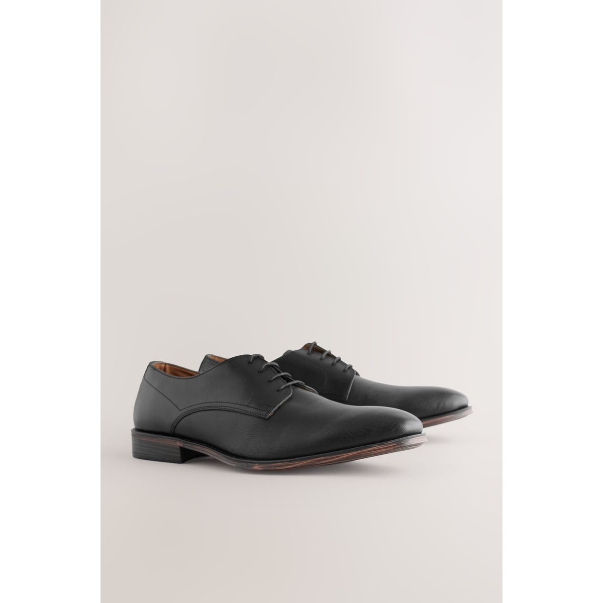 Chaussures derby en cuir saffiano, NEXT