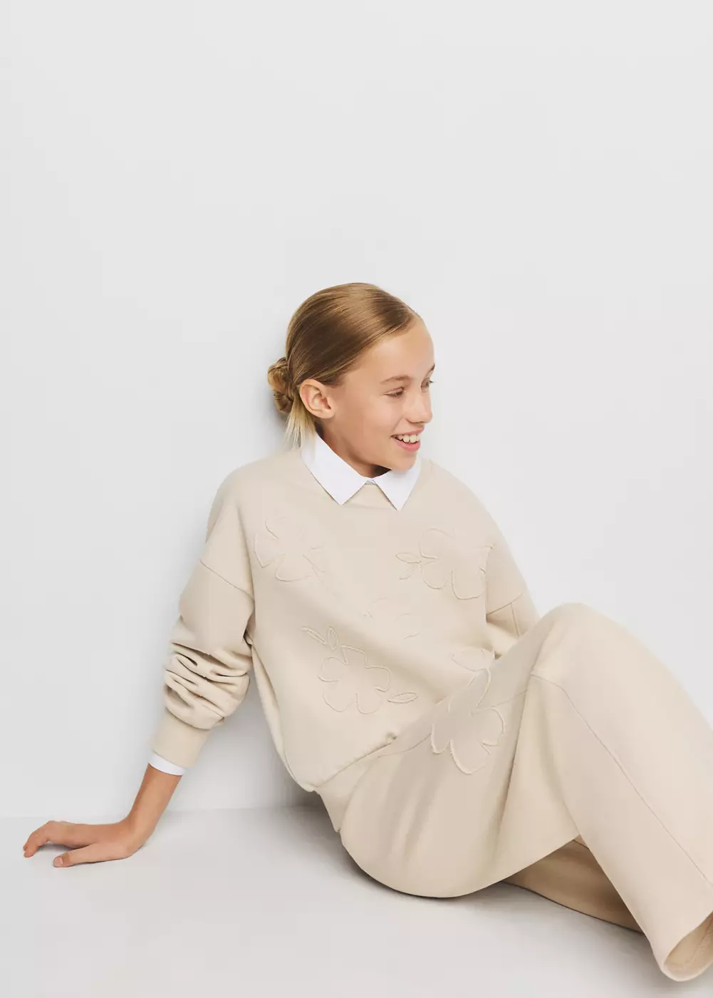 Sweat à écussons avec fleurs brodées, MANGO KIDS