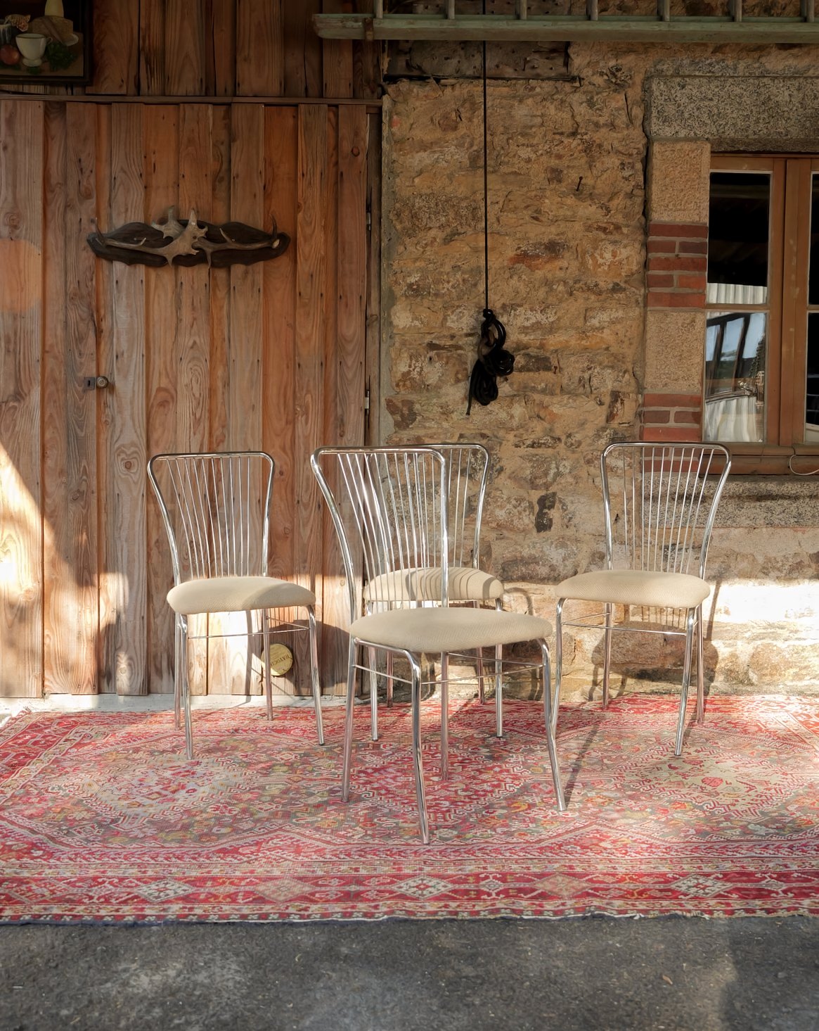 Lot de 4 chaises en métal chromé Alma N°1985 - Bon état, DEBONGOUT