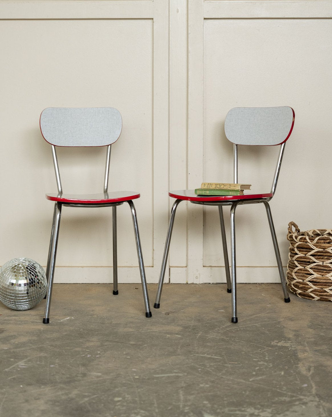 Paire de chaises en formica Alma N°1988 - Bon état, DEBONGOUT