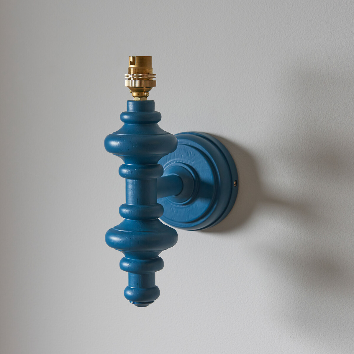 Chadwick Wall Light in Satin Paint Finish, ÉDITÉ