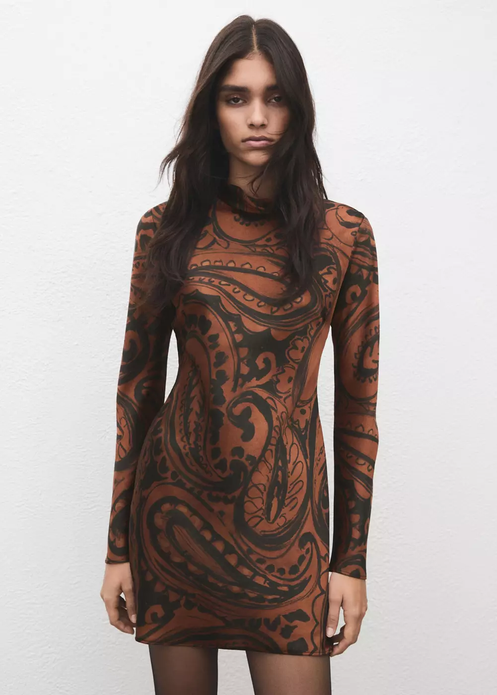 Robe satinée en imprimé cachemire, MANGO