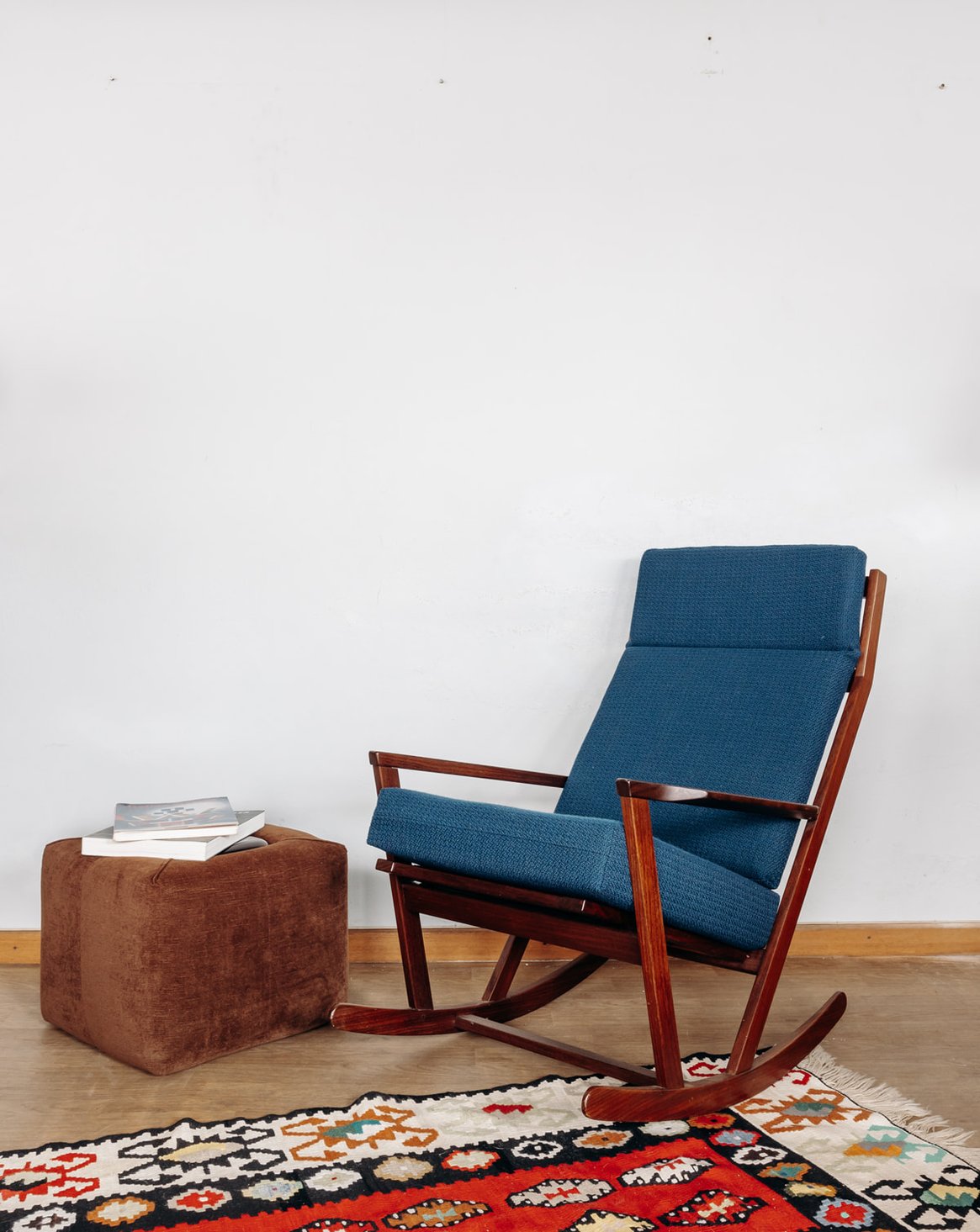 Rocking-chair en bois Alibert N°28 - Bon état, DEBONGOUT