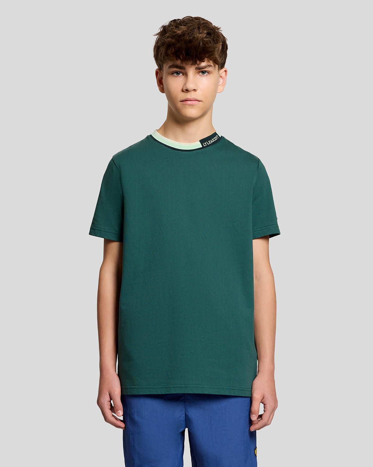 T-shirt à liserés contrastés logo au col, LYLE & SCOTT