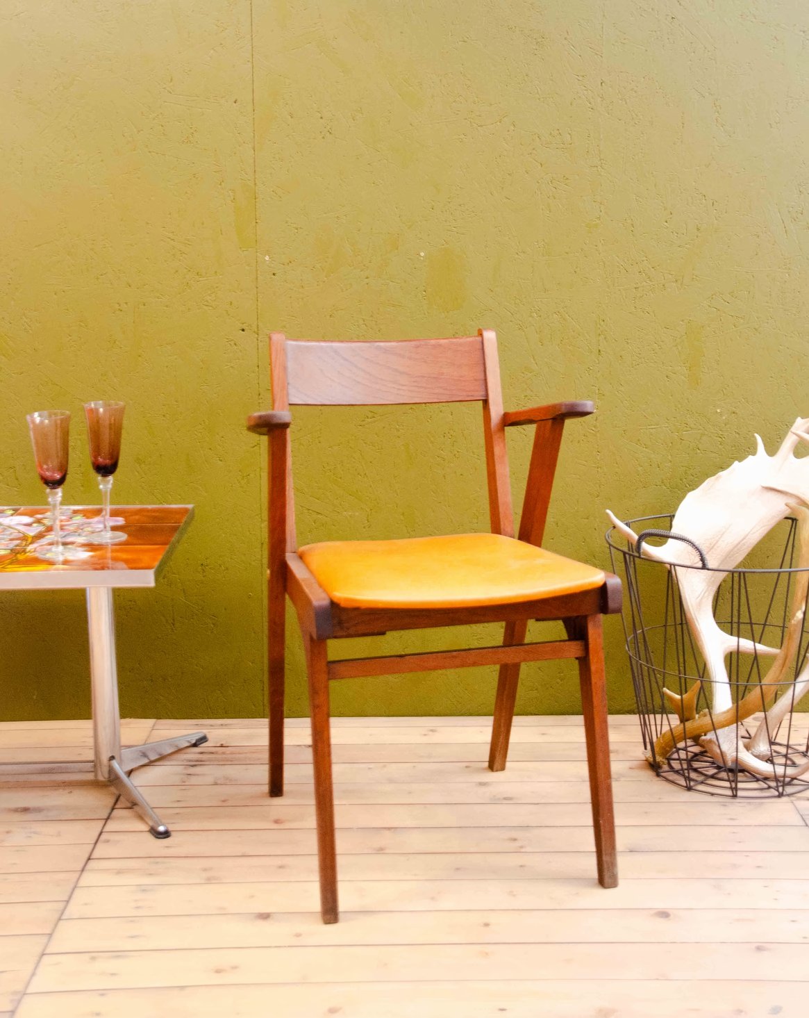 Chaise en bois Claude N°1587 - Bon état, DEBONGOUT