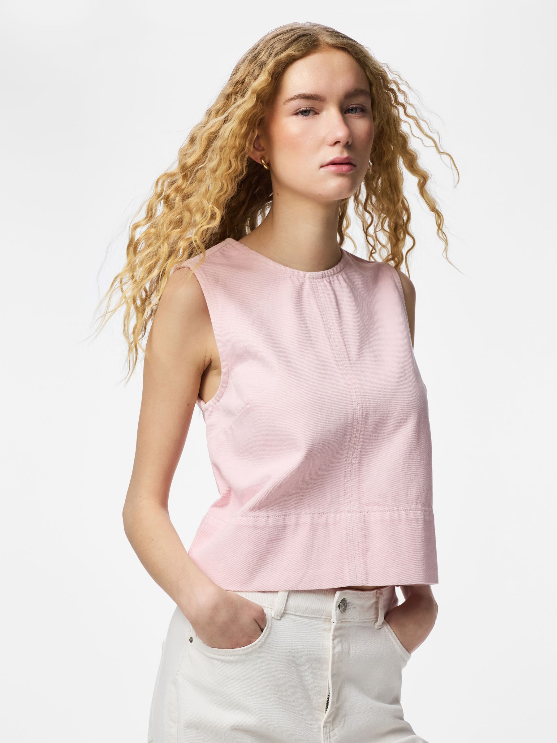 Top Sans Manches, PIECES