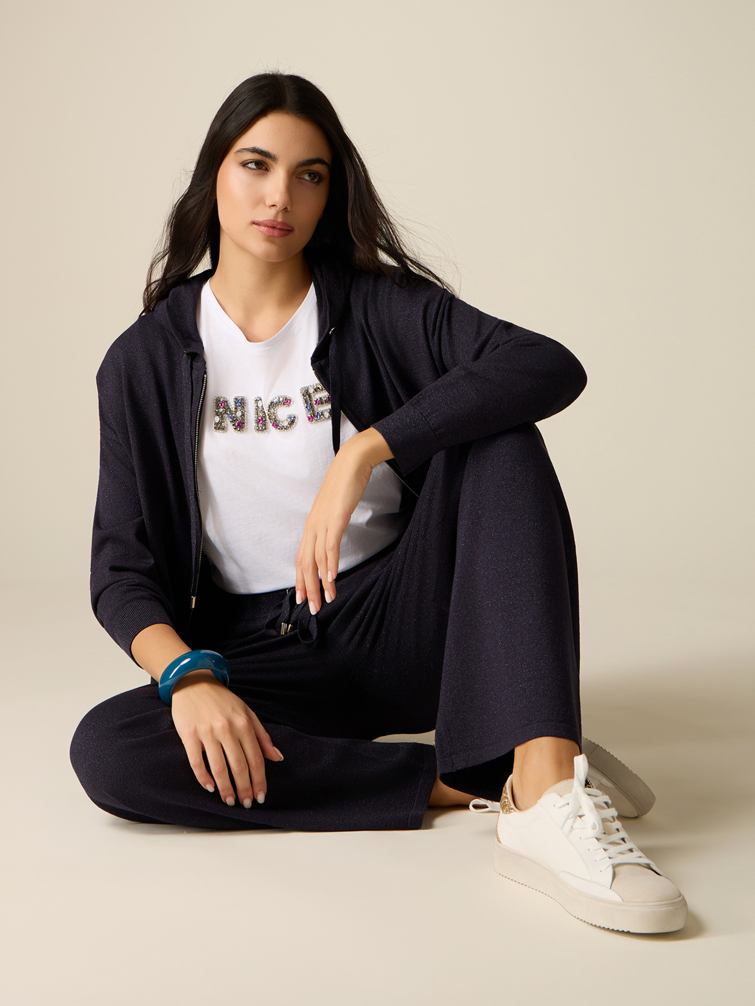 Joggers, OLTRE