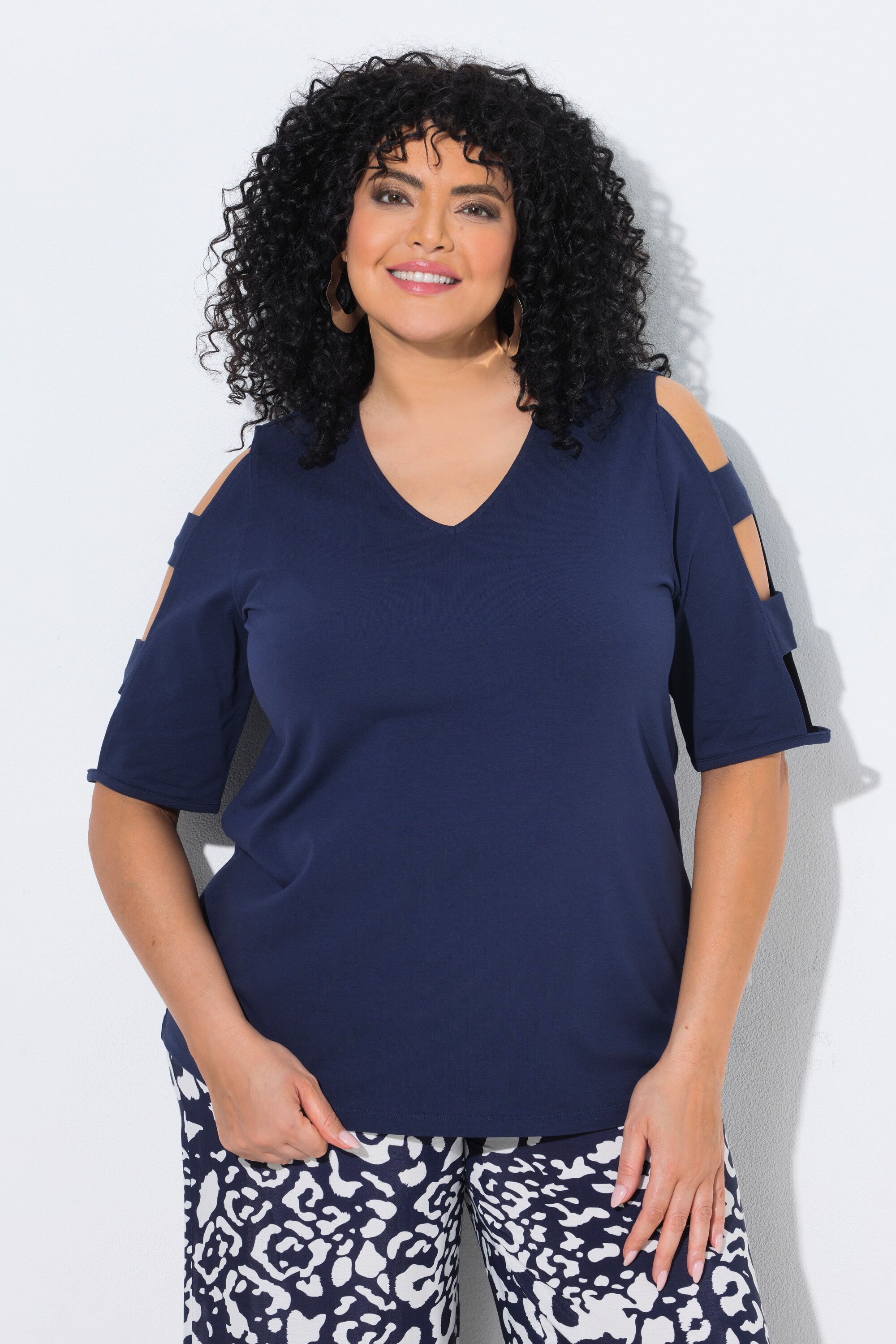 T-shirt décolleté en V et manches courtes, ULLA POPKEN