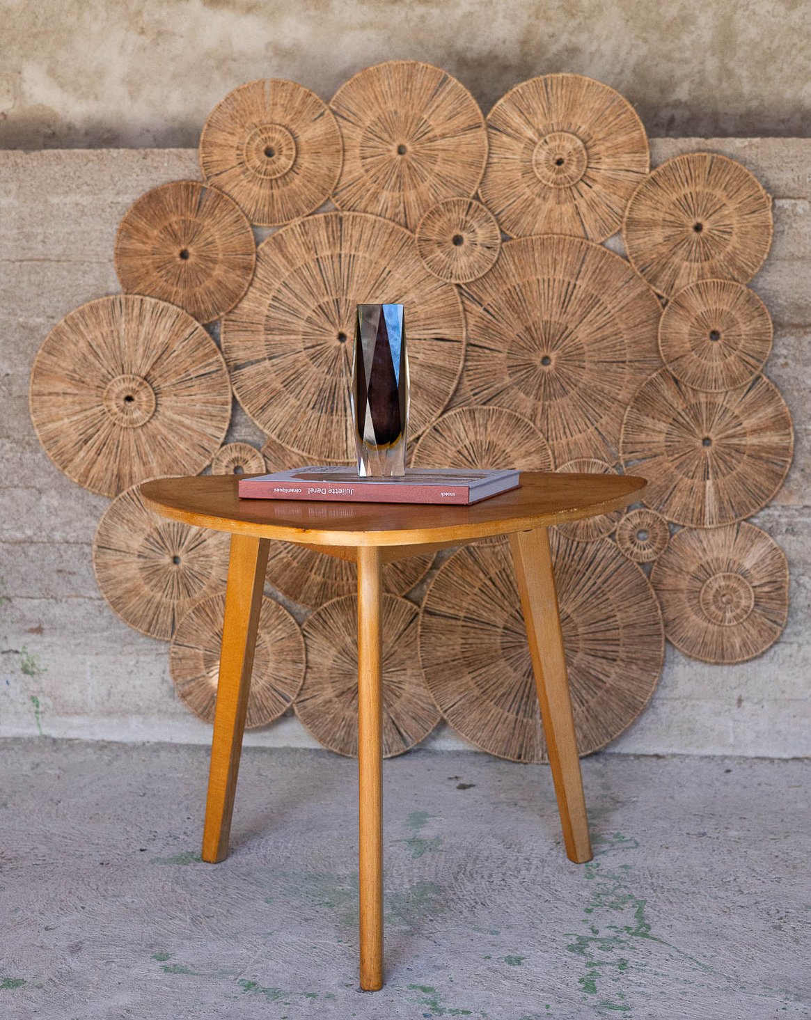 Table basse tripode Donna N°1531 - Bon état, DEBONGOUT