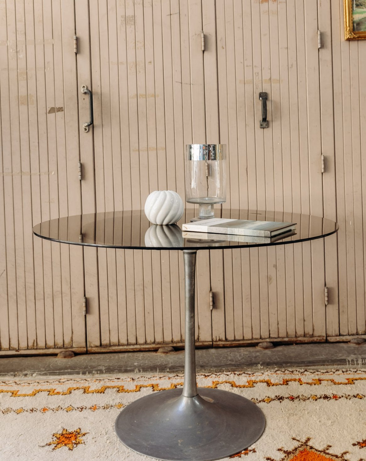 Table à manger en verre fumé et pieds en acier Karla N°1273 - Bon état, DEBONGOUT