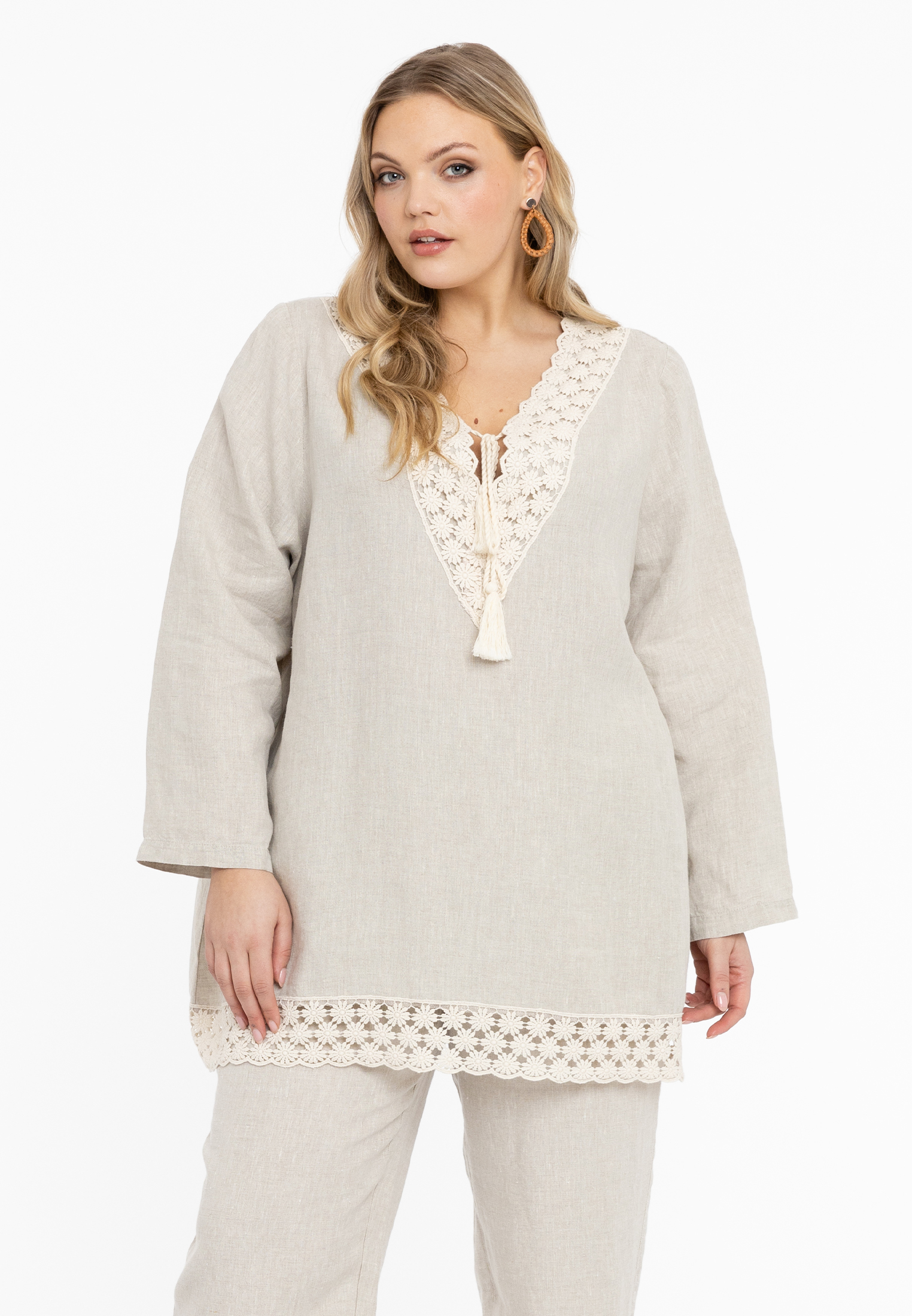 Chemise en dentelle, YOEK