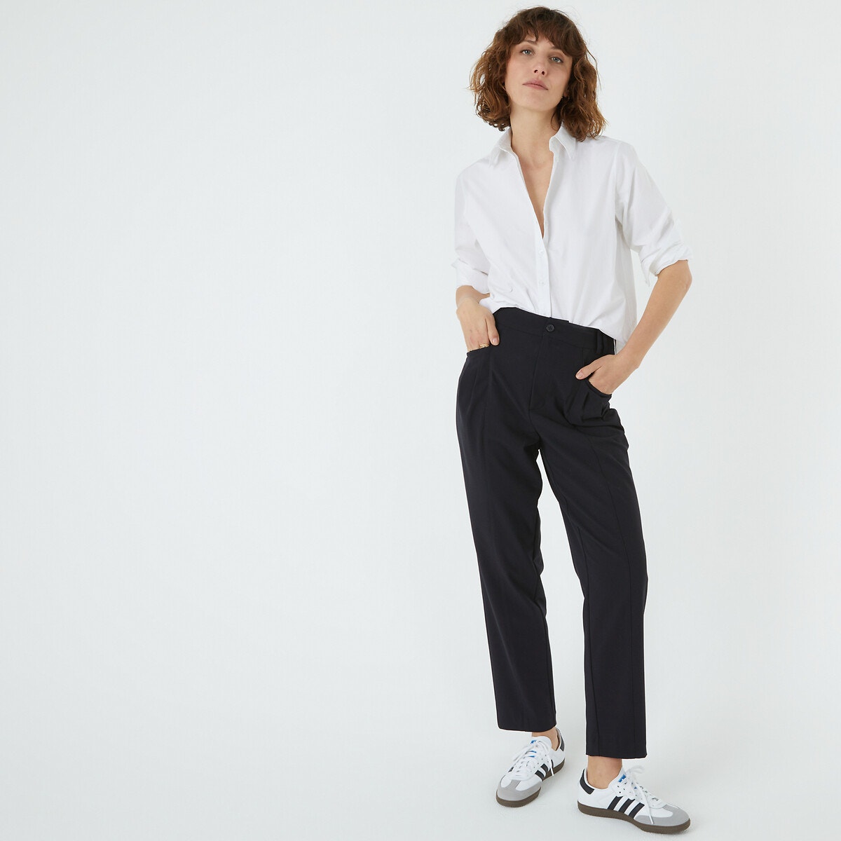 Pantalon noir coupe droite femme sale