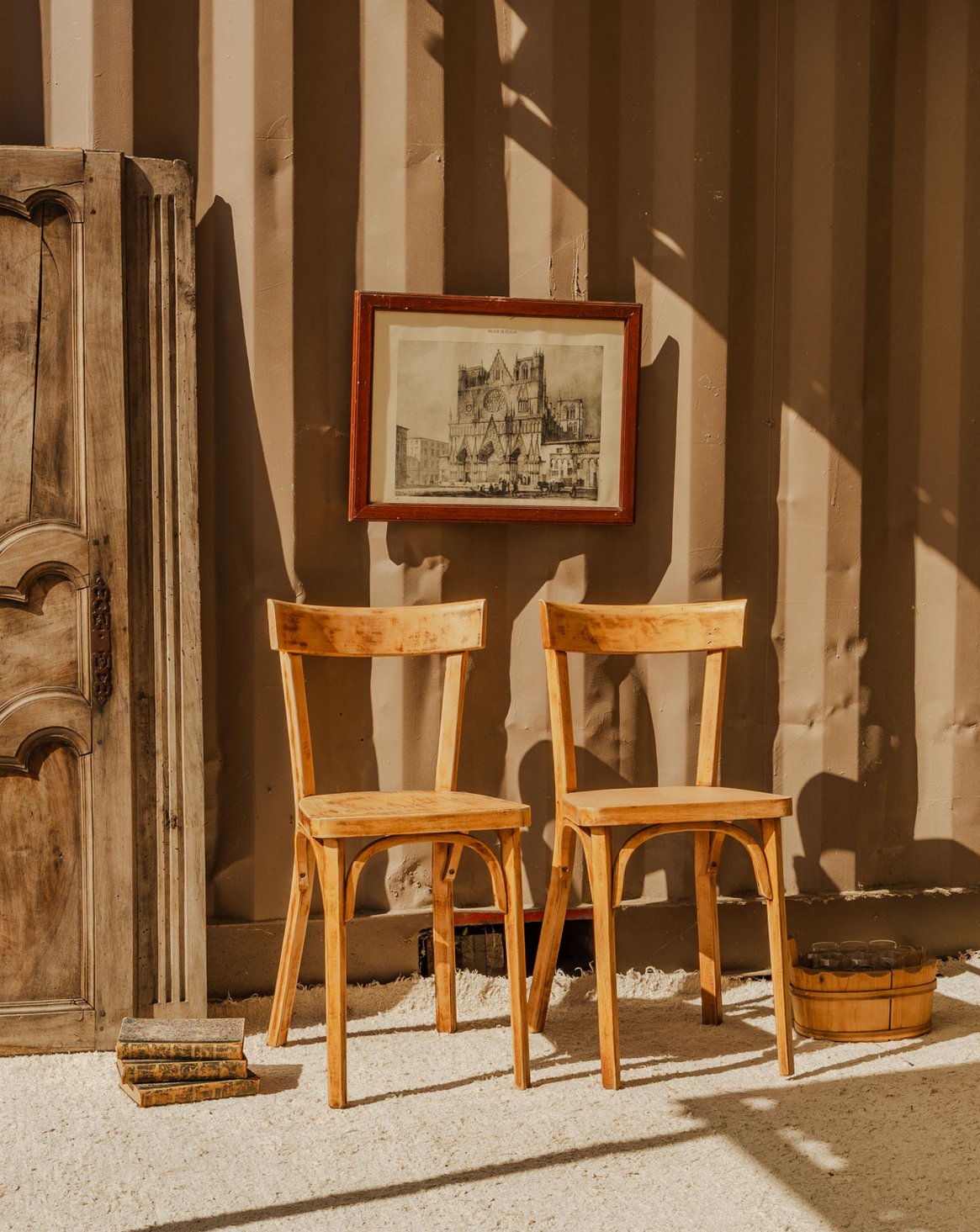 Paire de chaises en bois Claude N°1492 - Bon état, DEBONGOUT