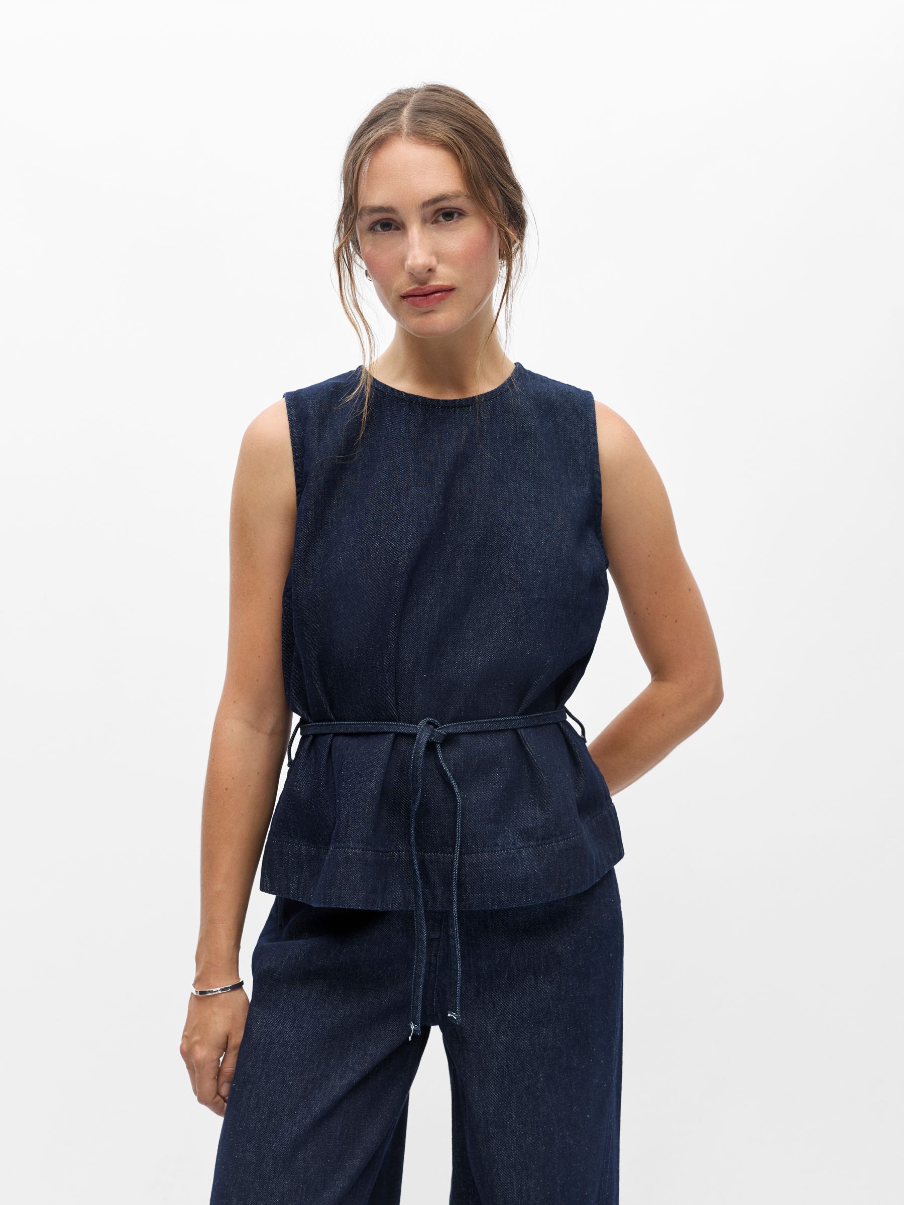 Top Sans Manches, OBJECT