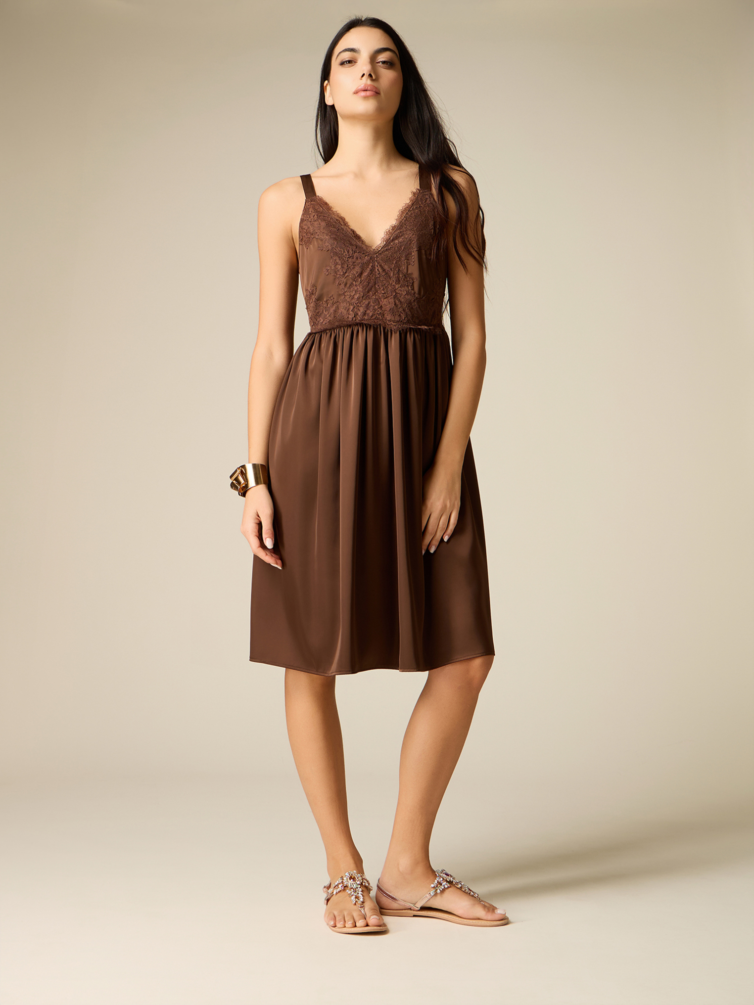 Robe avec insert en dentelle, OLTRE