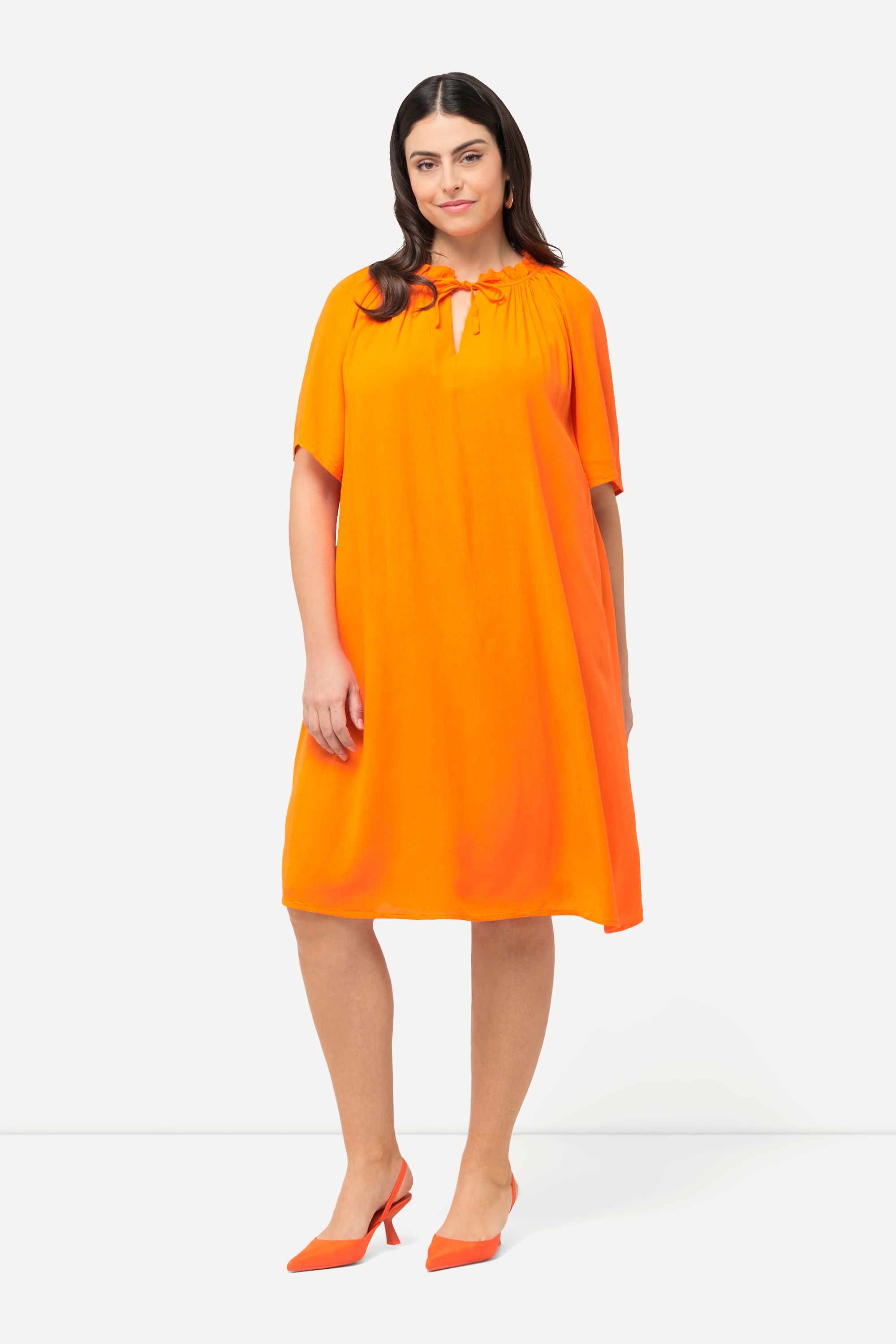 Robe avec ruchés. Silhouette en A évasée., ULLA POPKEN