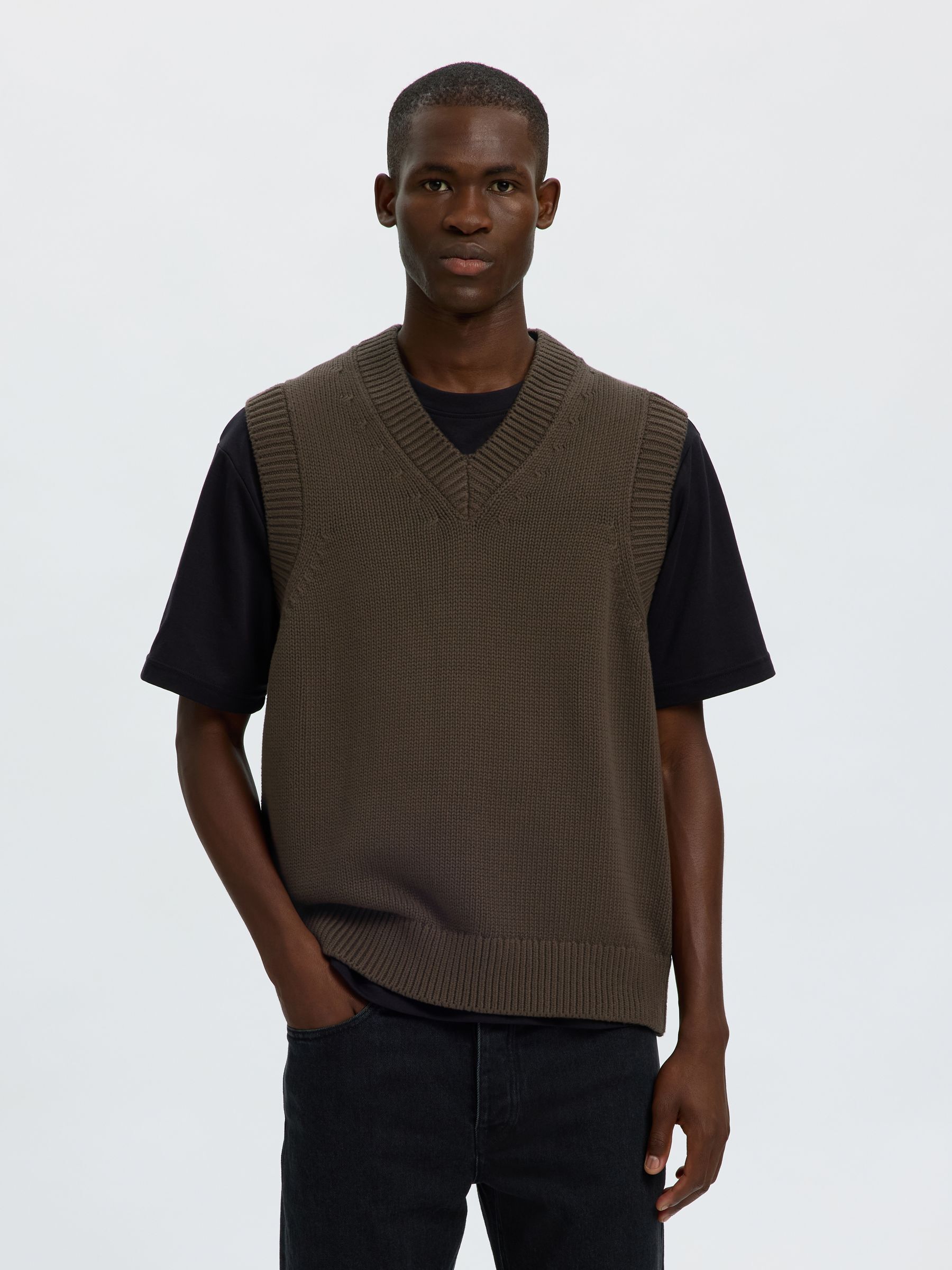 Gilet Tricoté, SELECTED
