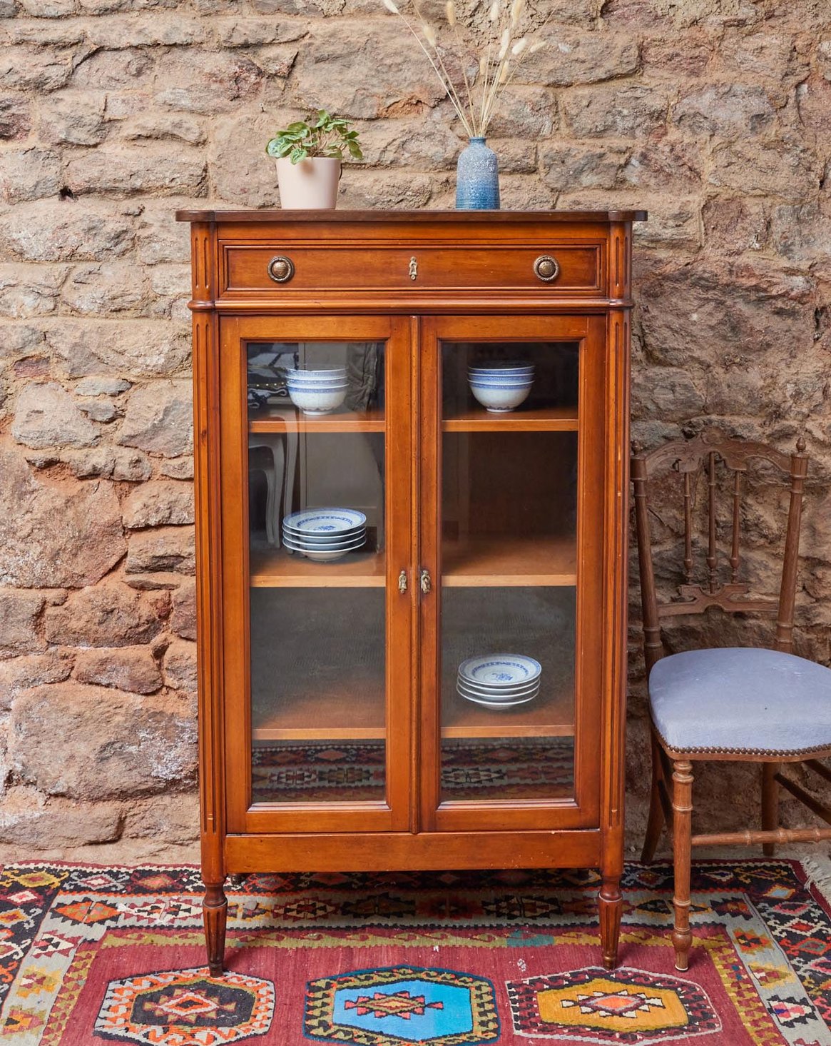 Vitrine de style Louis XVI en bois Victoria N°192 - Bon état, DEBONGOUT